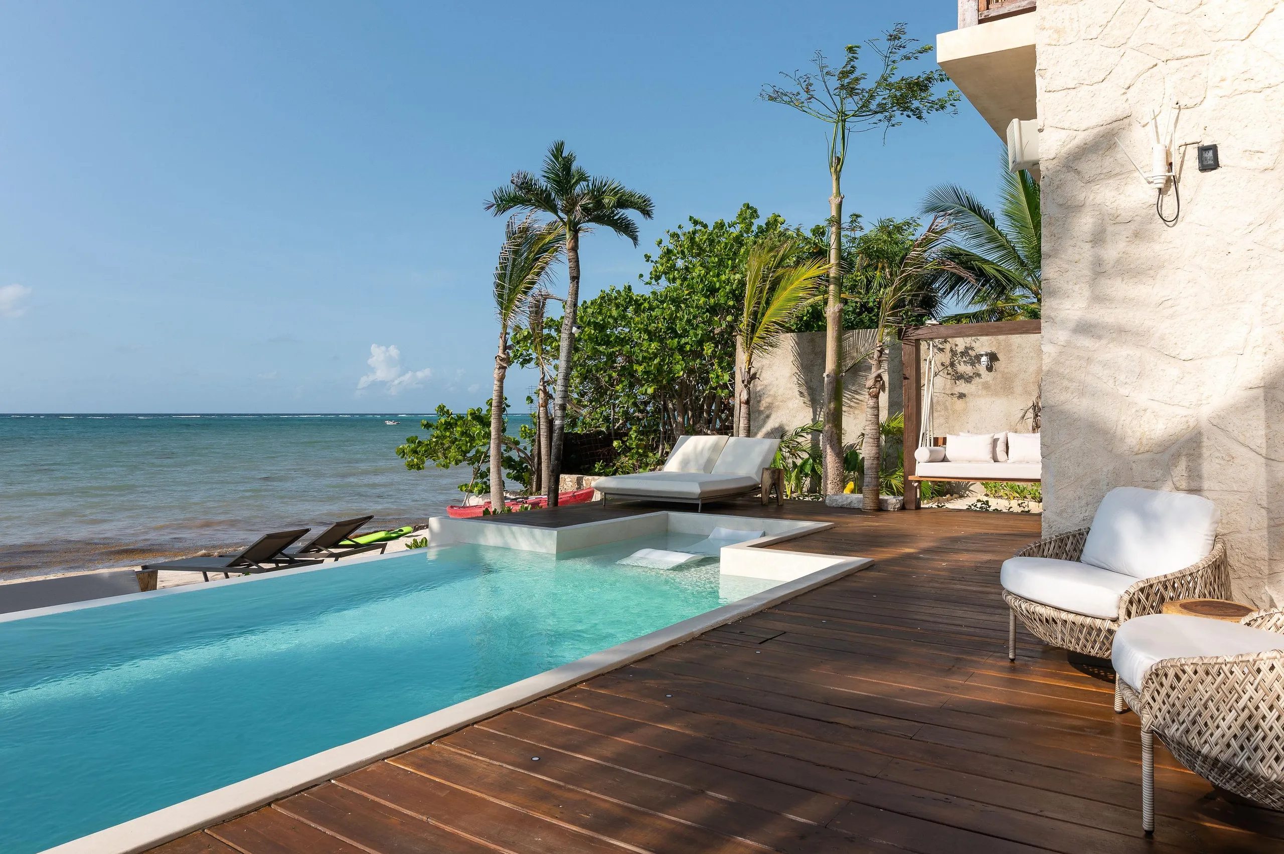 Beautiful Beachfront Estate with Infinity Pool and Ocean Views, Tulum