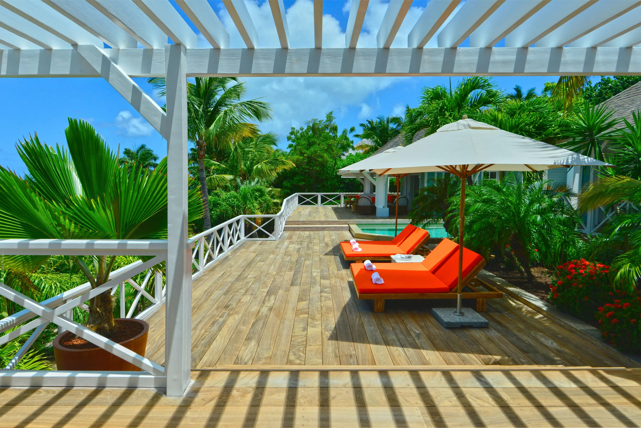 Tropical Hillside Villa with Private Pool and Incredible Views — photograph 5