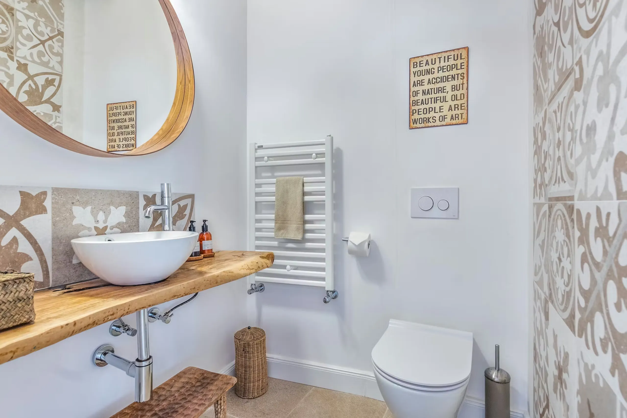 Rustic-Luxe Countryside Escape with Private Pool and Stunning Lush Gardens — photograph 12