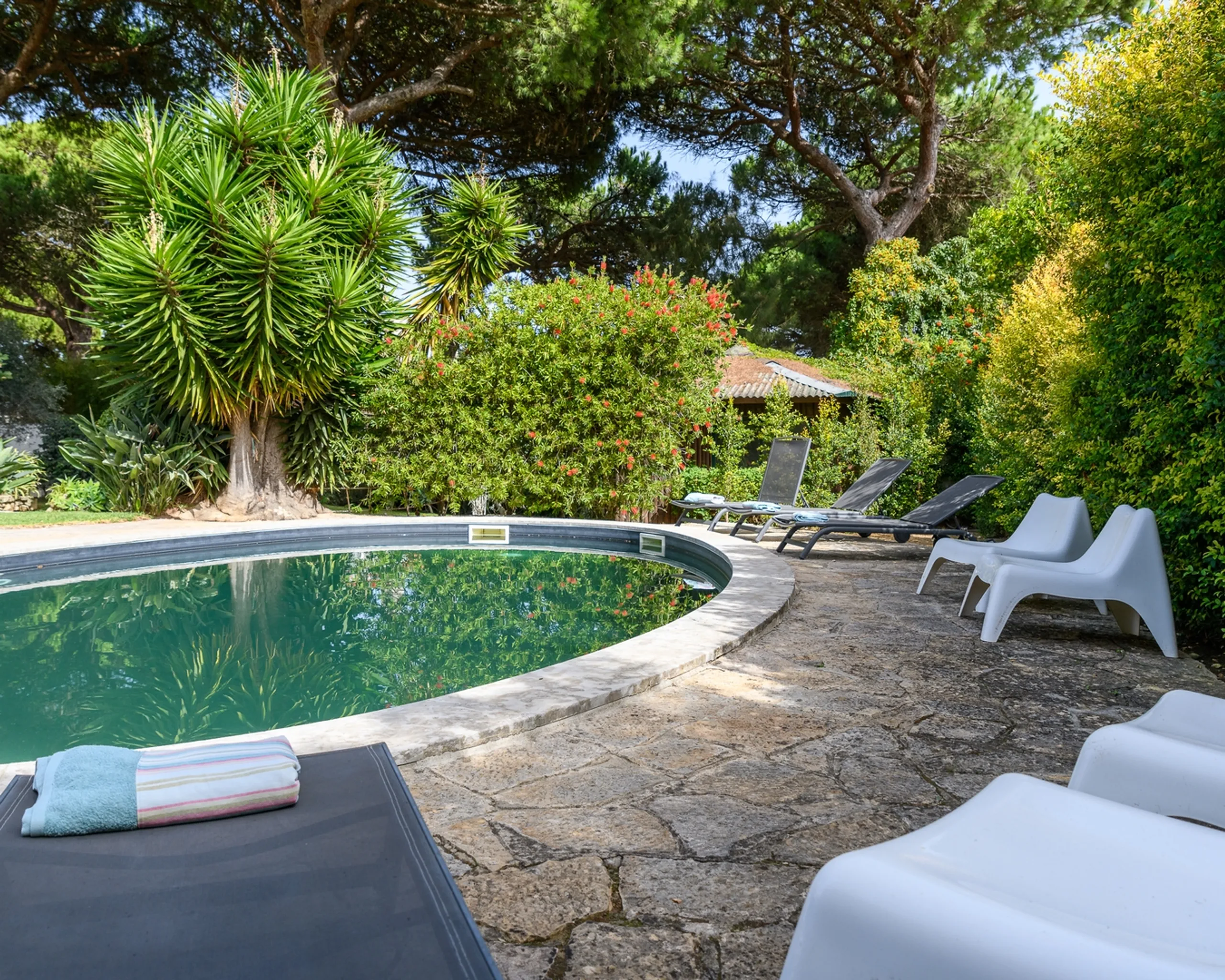 Grand Cascais Estate with Pool & Full Service for Large Groups — photograph 4
