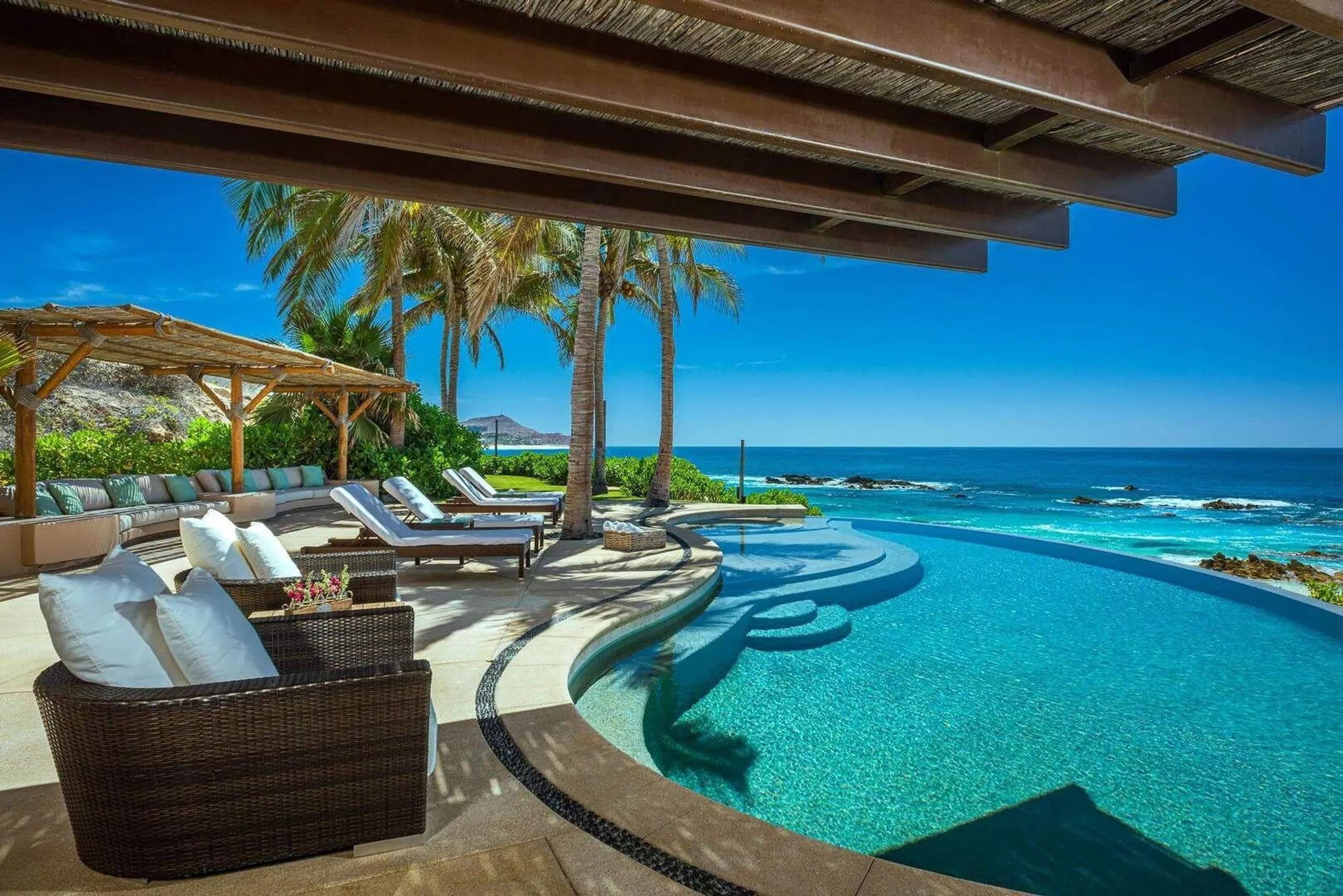 Stunningly Unique Cabo Real Vacation Villa with Infinity Pool, Hot Tub and Incredible Ocean Views — photograph 3