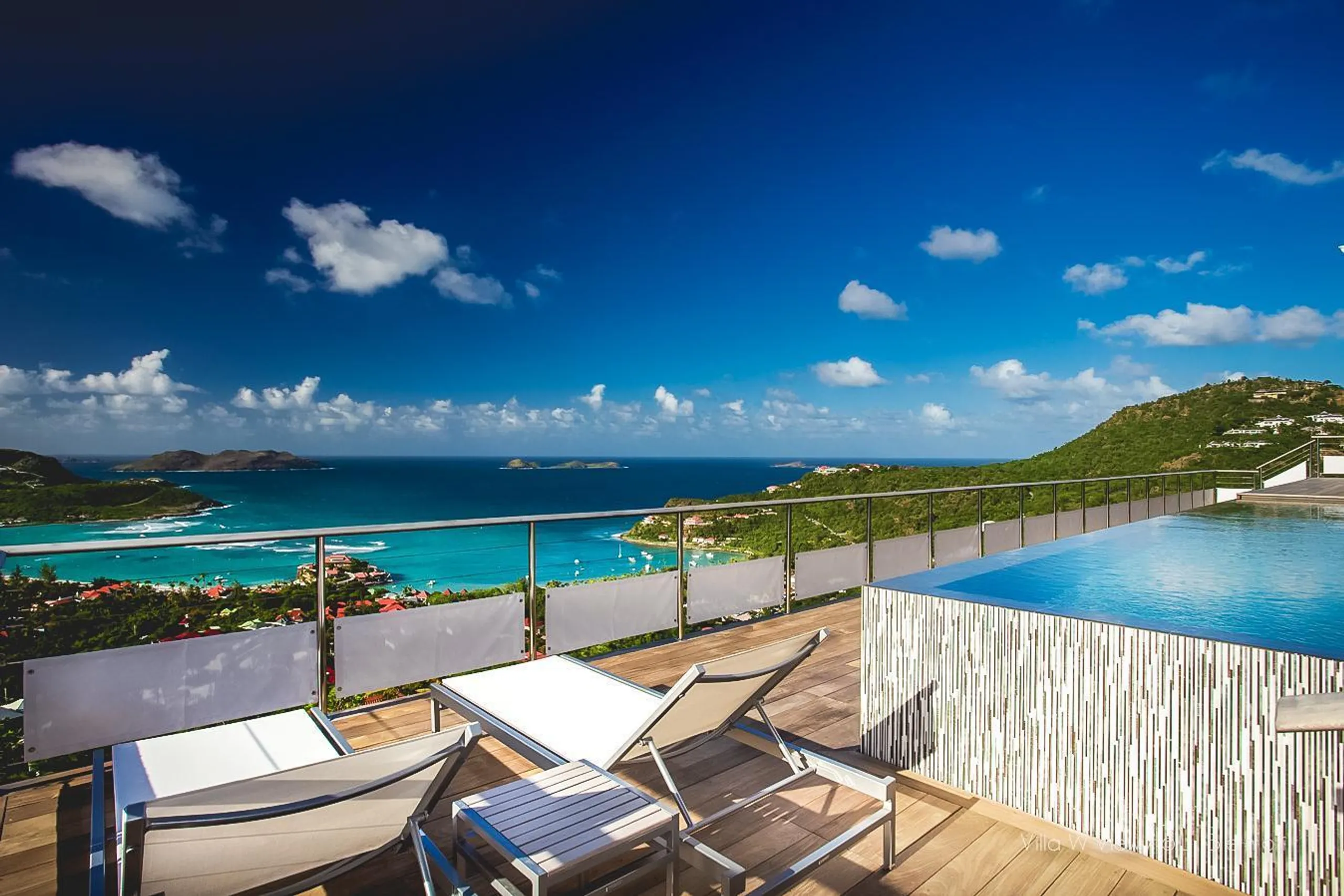 Prestigious Paradise Villa with Infinity Pool and Fitness Room — photograph 2