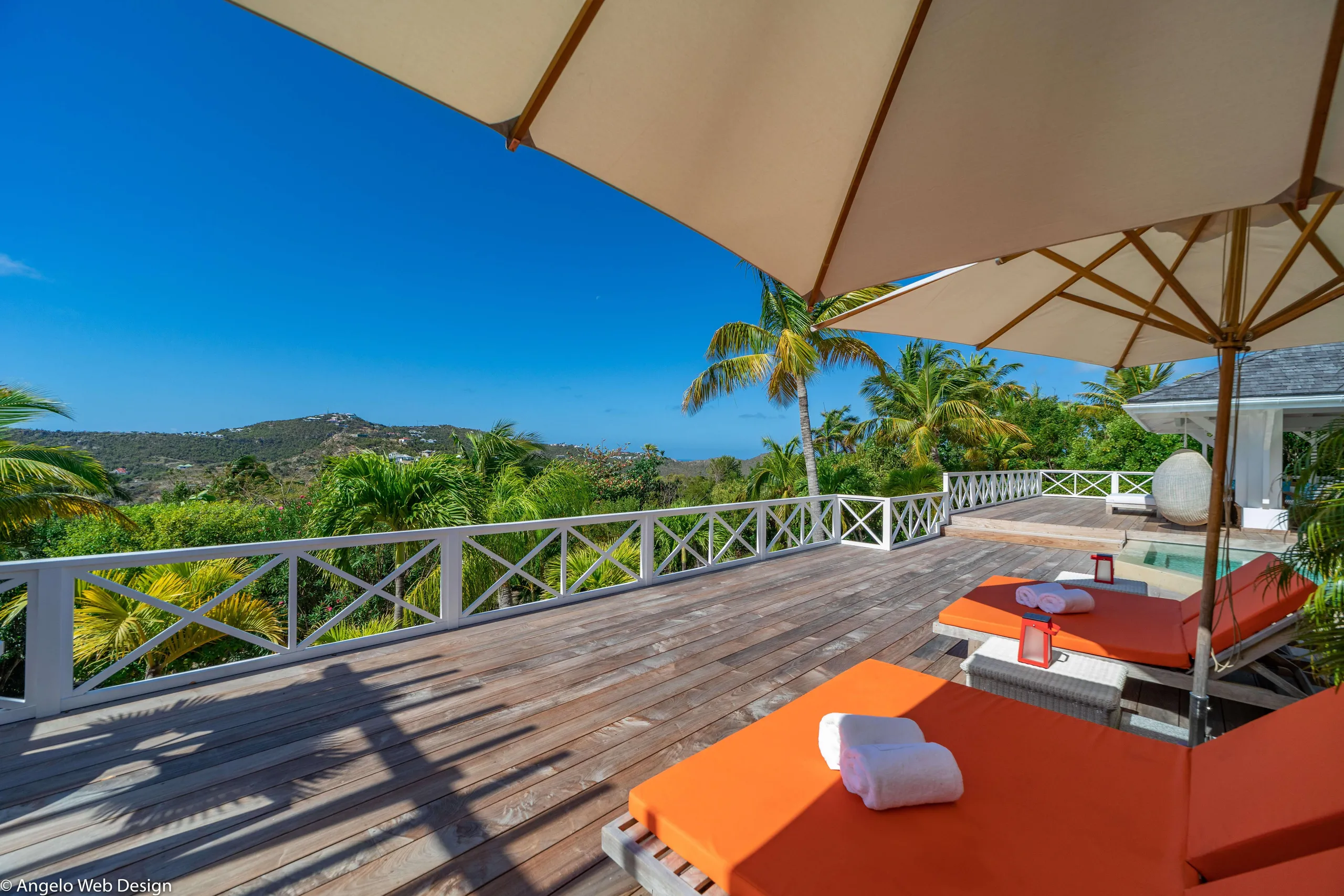 Tropical Hillside Villa with Private Pool and Incredible Views — photograph 12