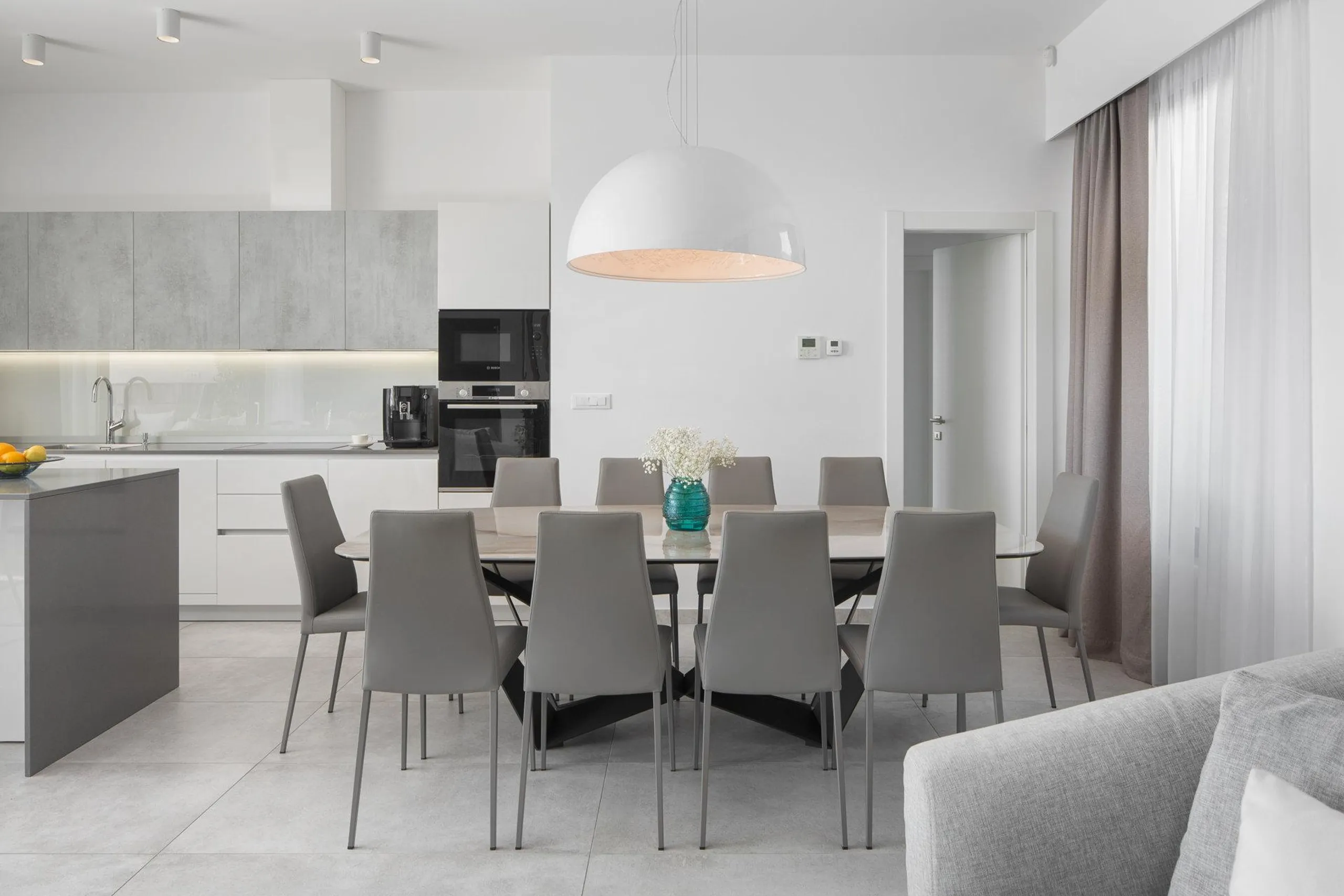 Gleaming White Villa with Private Pool and Sea Views — photograph 12