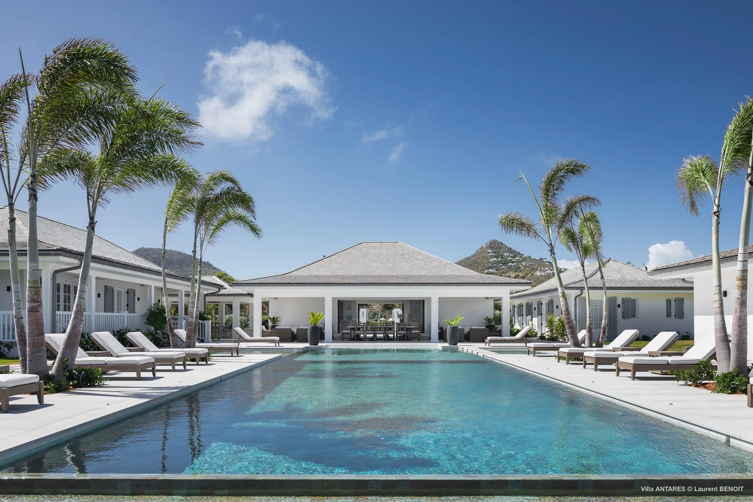 Mont Jean Paradise Villa with Infinity Pool and Lush Garden Grounds — photograph 5
