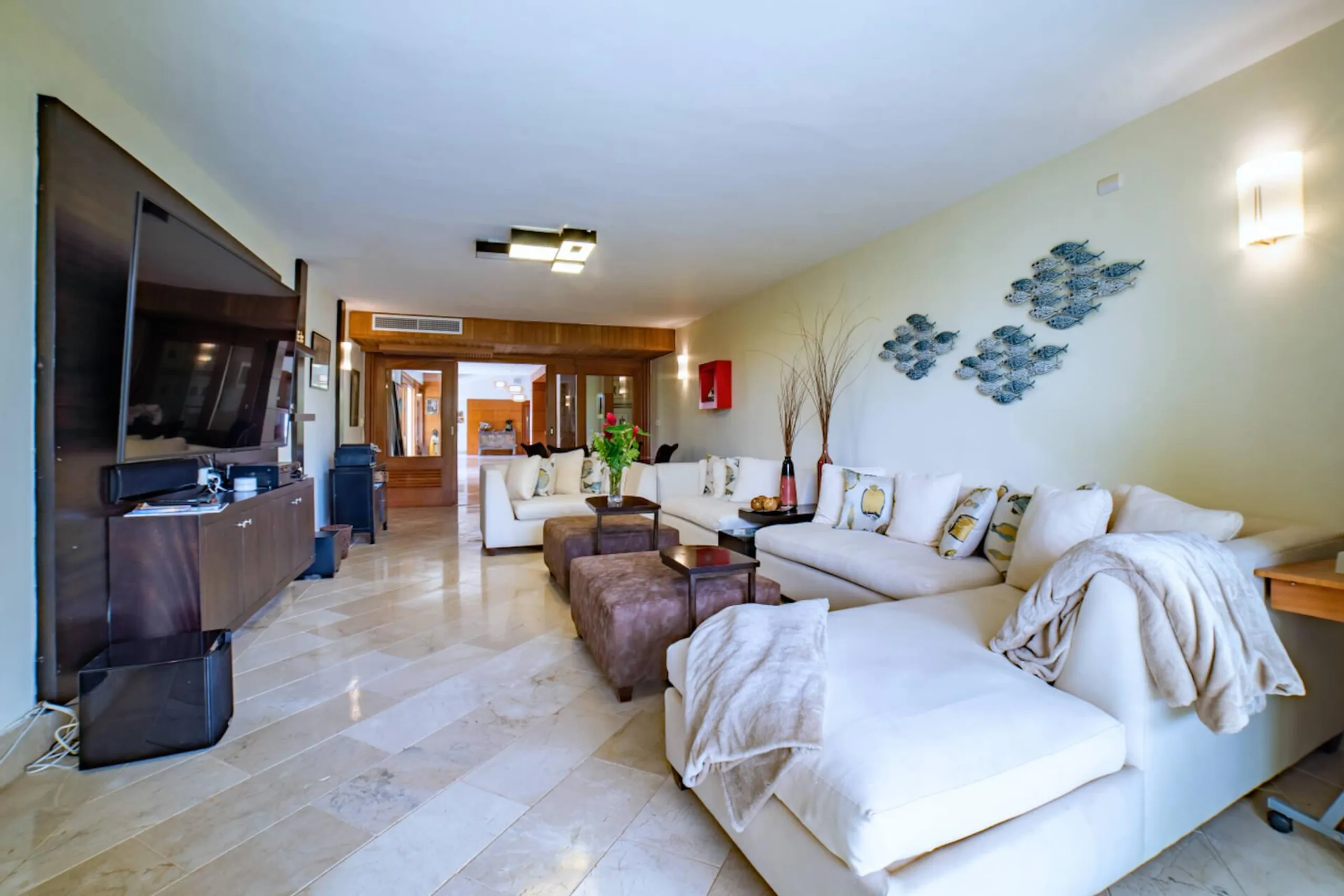 Experience Paradise: A Villa with Pool, Jacuzzi, and Exceptional Service — photograph 10