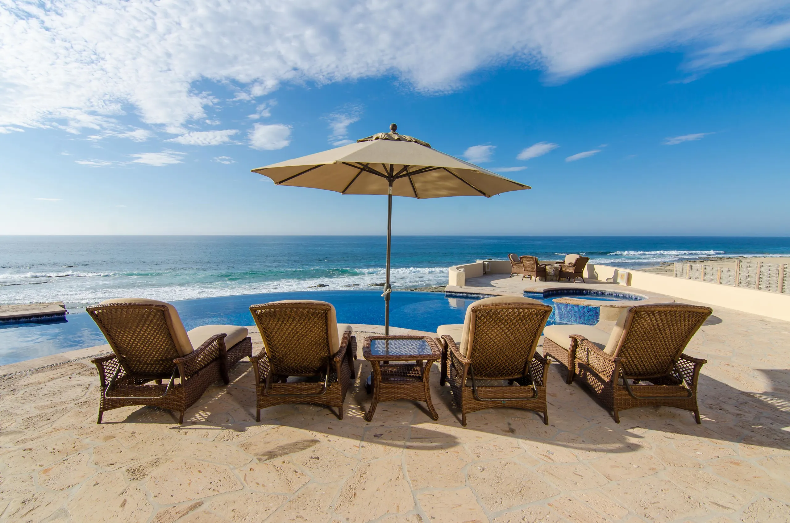 East Cape Luxury Villa with Infinity Pool, Hot Tub and Ocean Views — photograph 4
