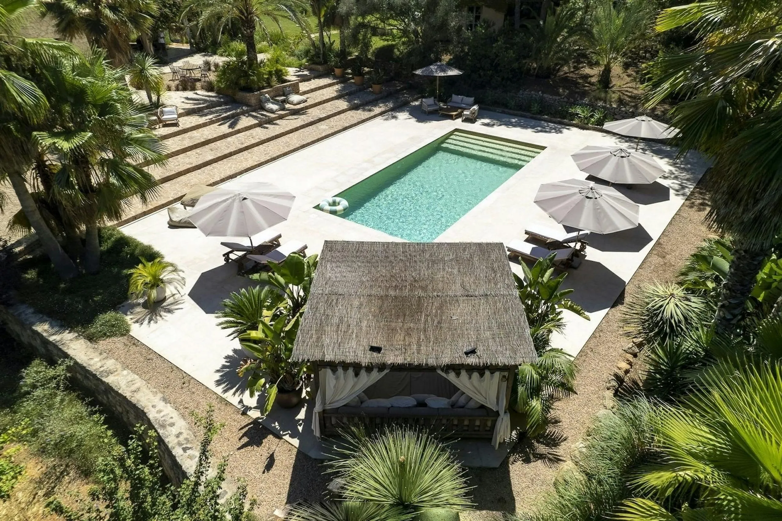 Tranquil Santa Gertudis Estate with Private Pool and Gazebo — photograph 3