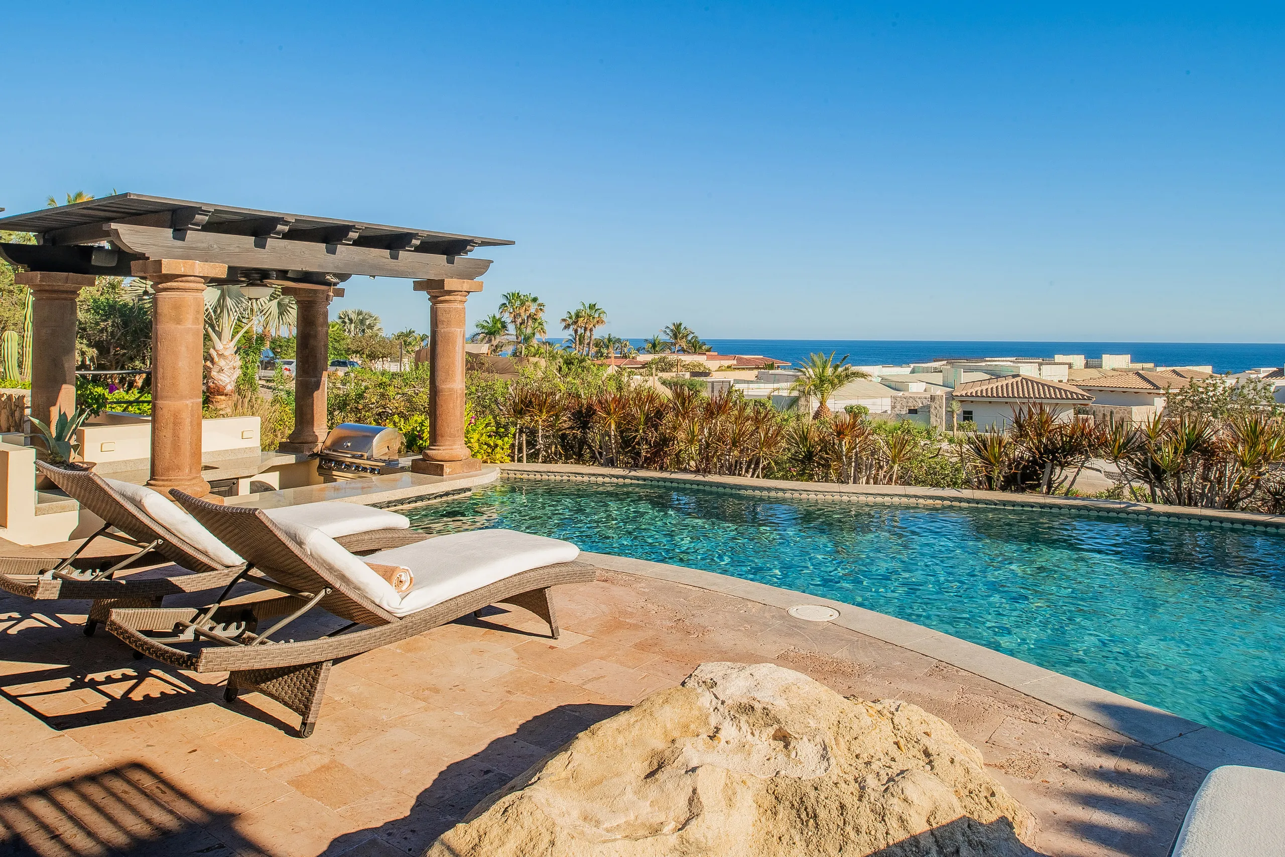 Hacienda Style Luxury with Private Pool and Sea of Cortez Views — photograph 3