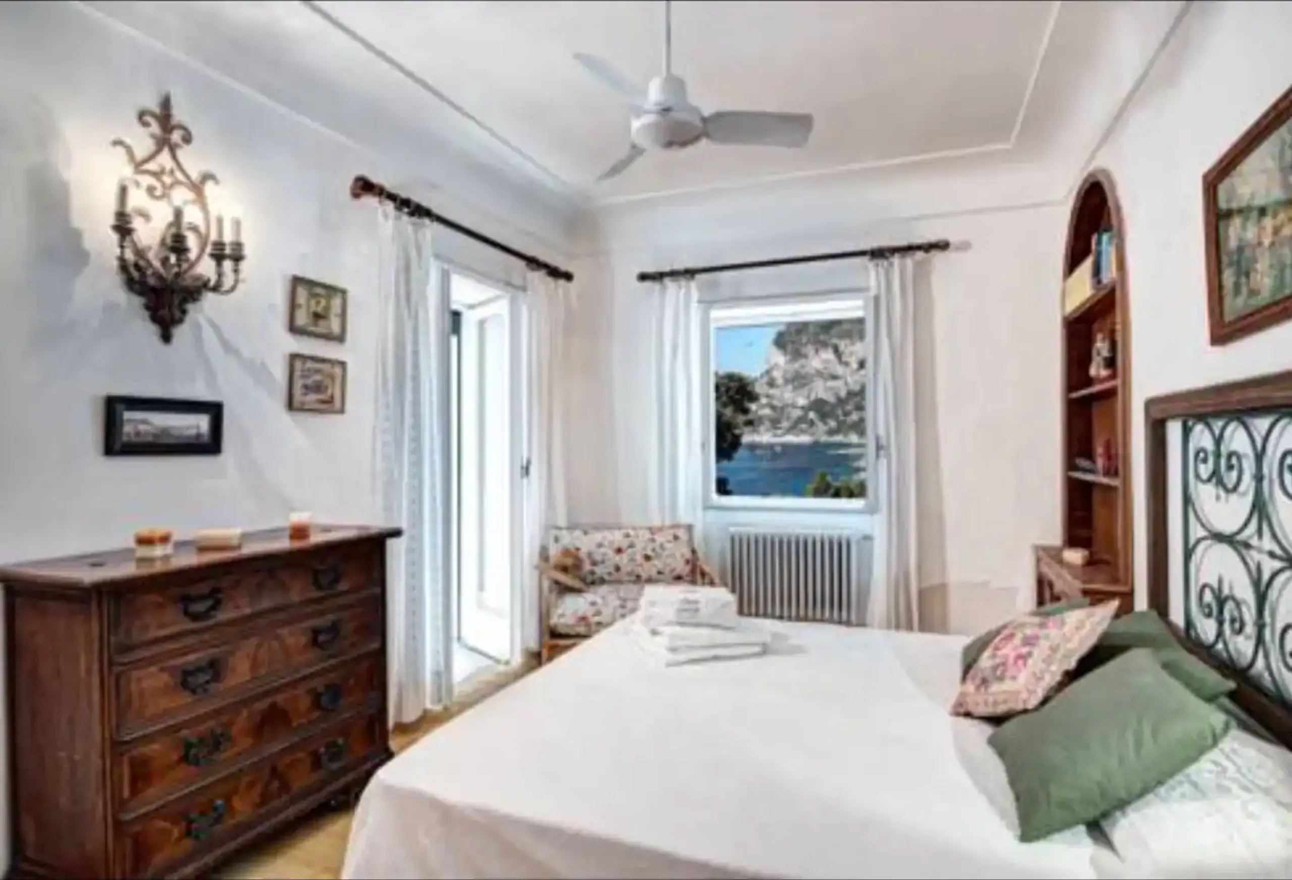Tranquil Villa in Capri with Pool and Scenic Views — photograph 4