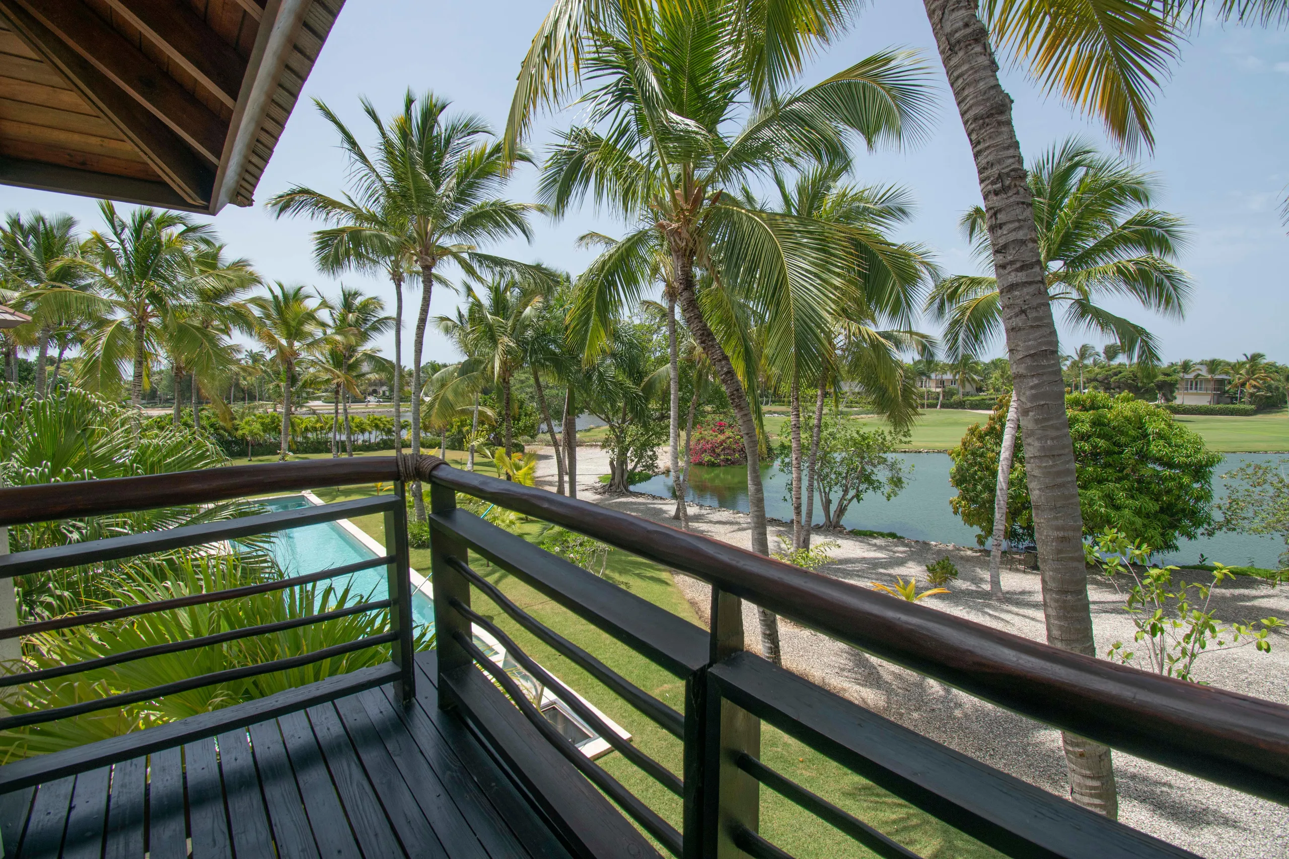 Resplendent Punta Cana Villa with Invigorating Pool — photograph 11