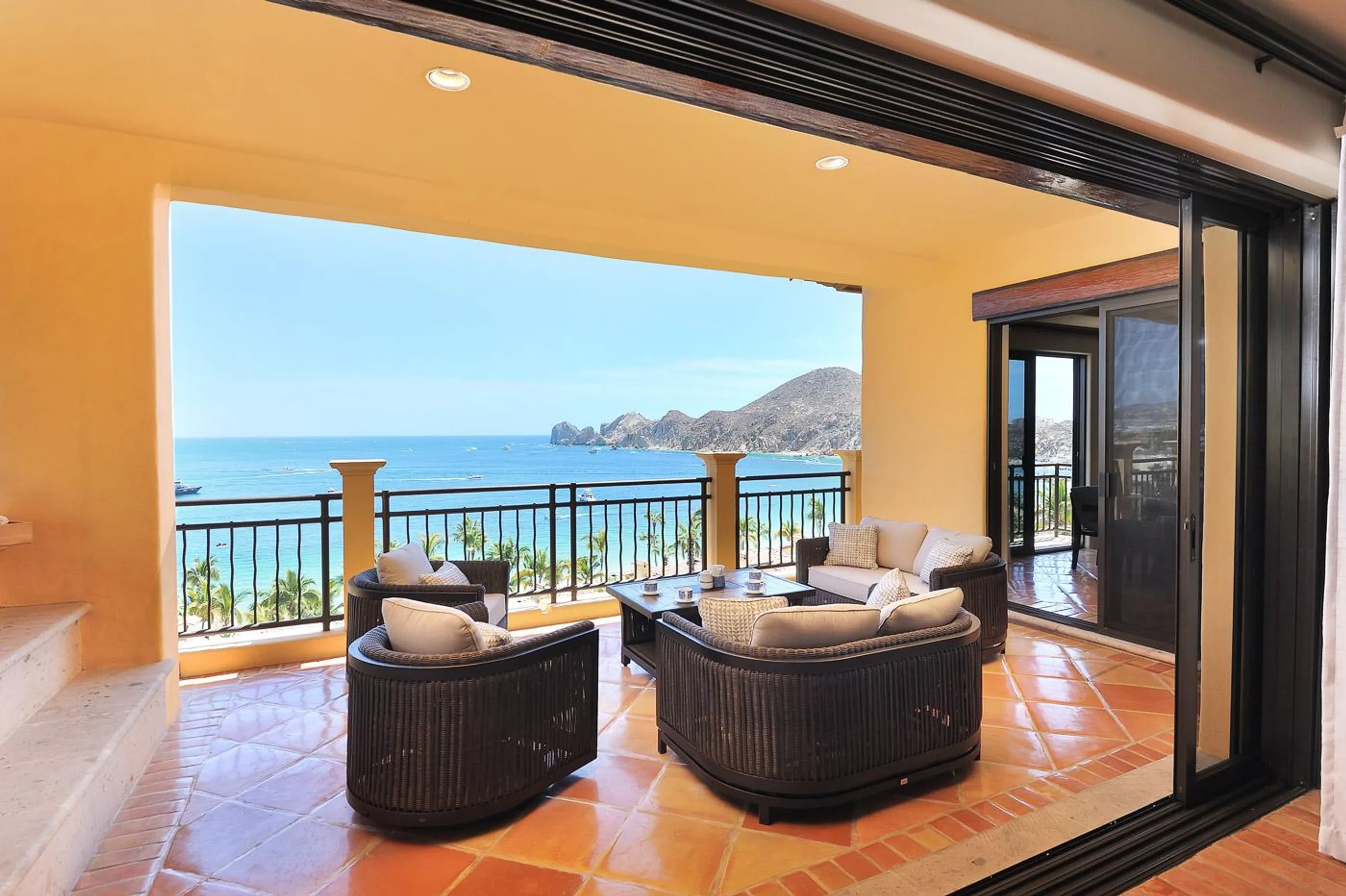 Penthouse with Sensational Sea of Cortez Views and Multiple Terraces — photograph 6