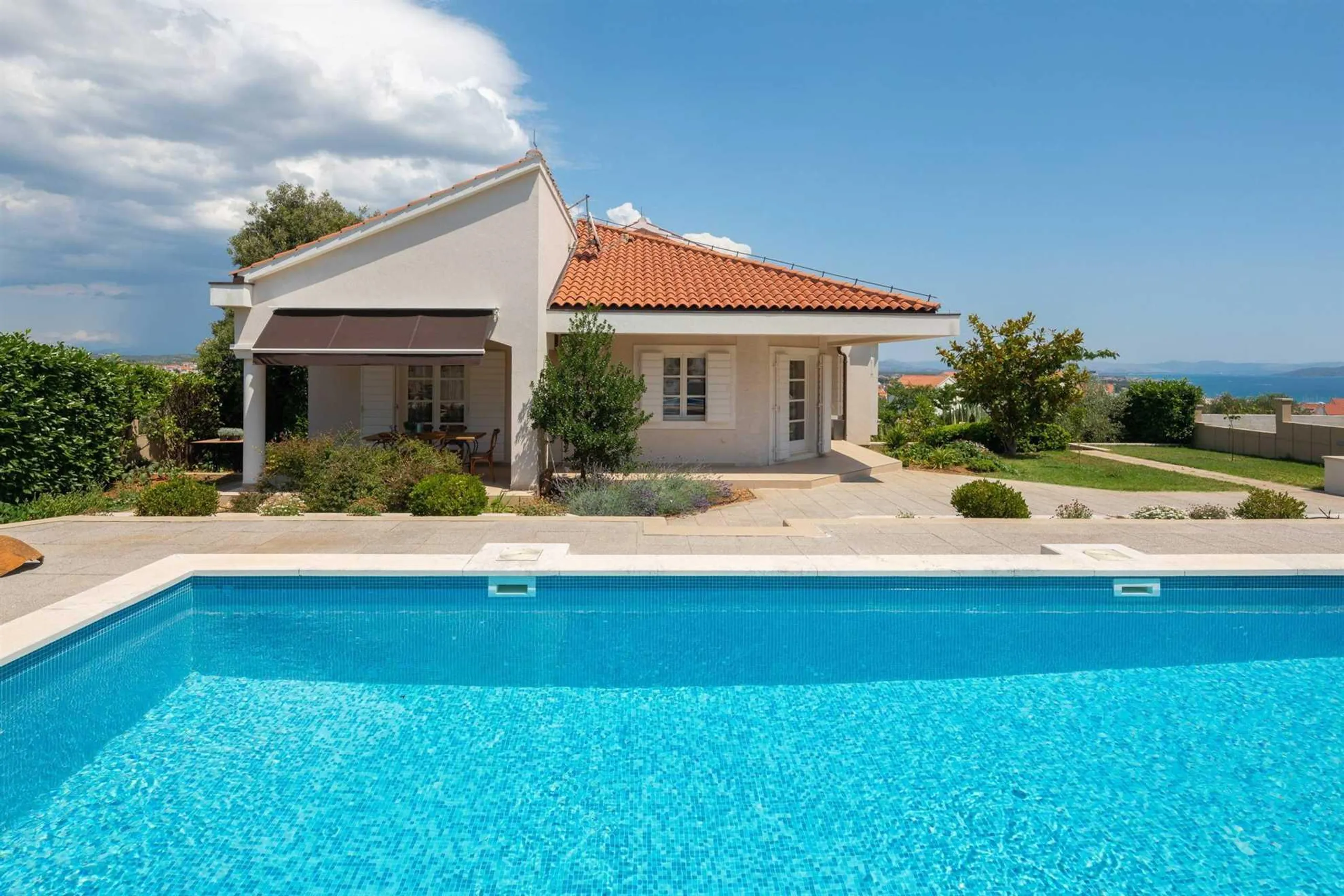 Glorious Villa in Vodice with Pool and Spacious Estate — photograph 8