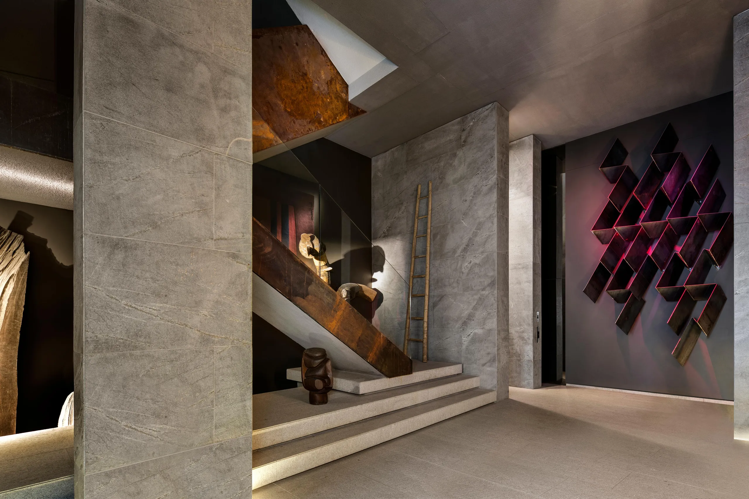 Modern Contemporary Ultra Villa with Glass-Floored Bar and Infinity Pool — photograph 7