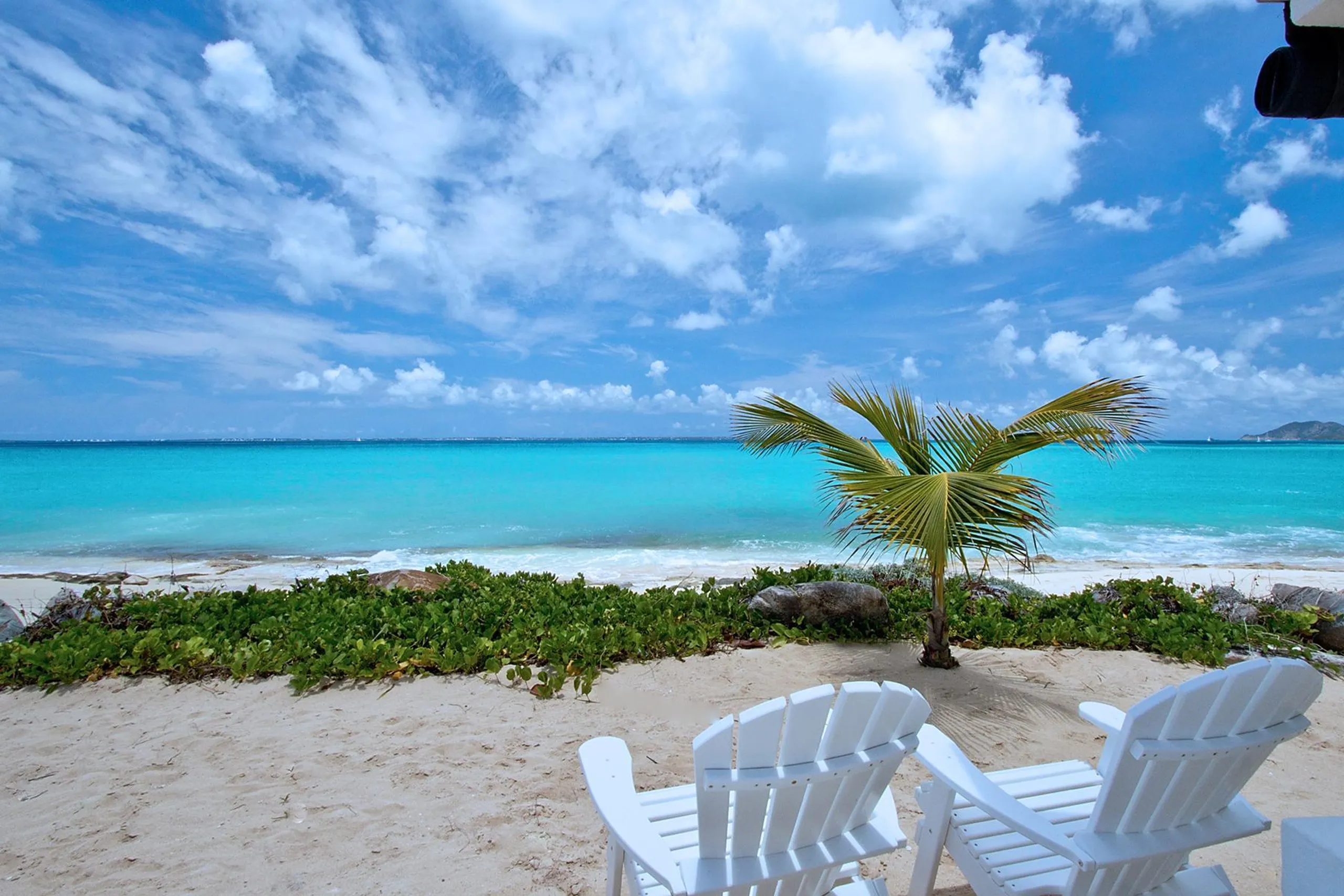 Inspiring Baie Rouge Luxury Villa with Private Pool on a Pristine Beach — photograph 9