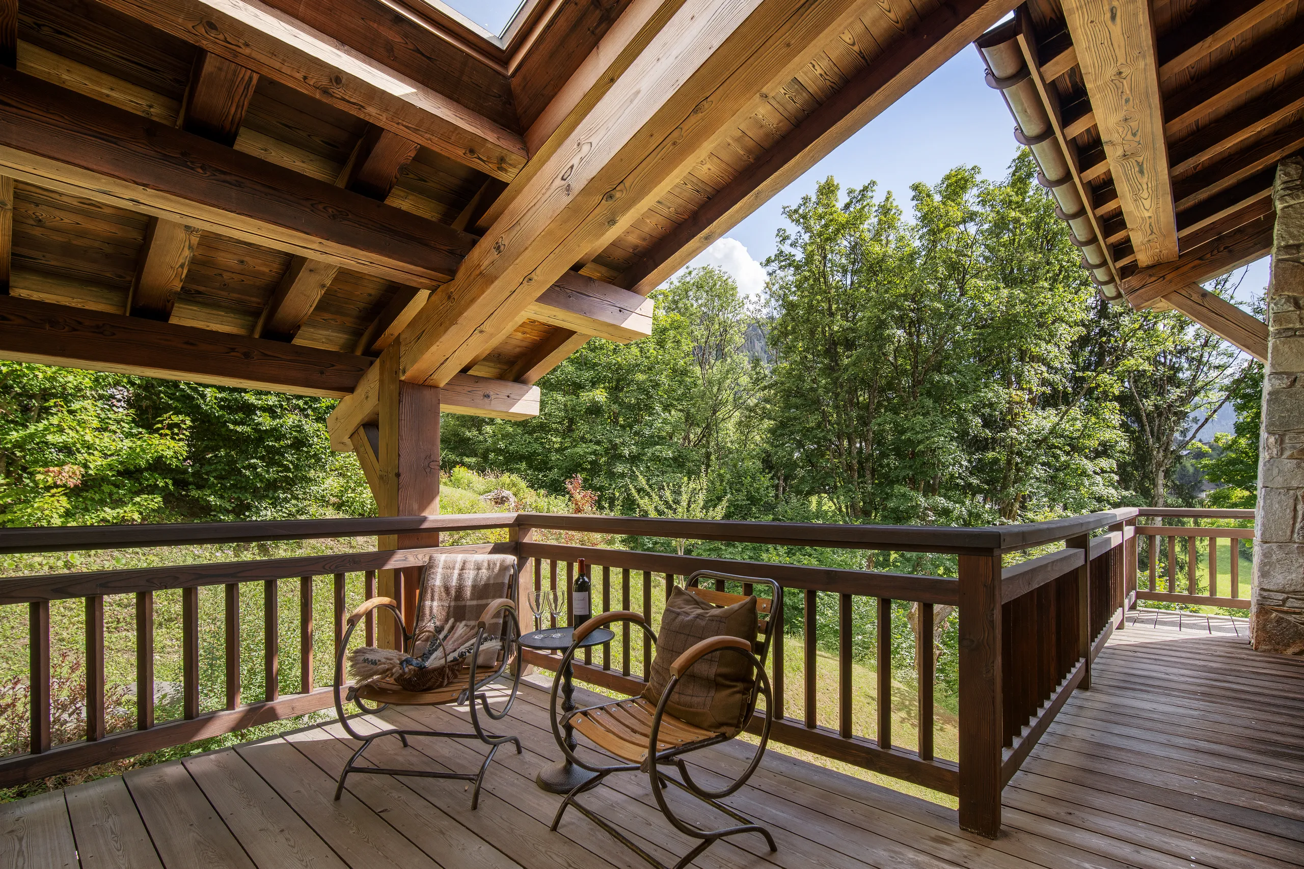 Opulent Alpine Hideaway with Cinema, Spa, and Mont Blanc Views — photograph 2