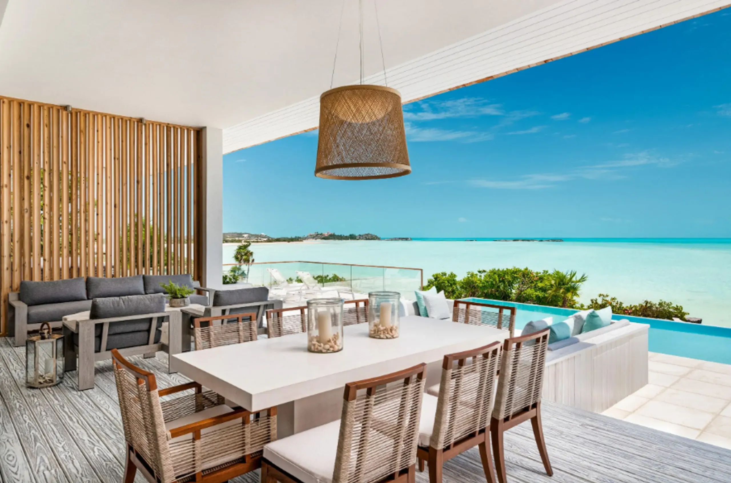 Contemporary Beach House with Breathtaking Ocean Views and Private Beach — photograph 10