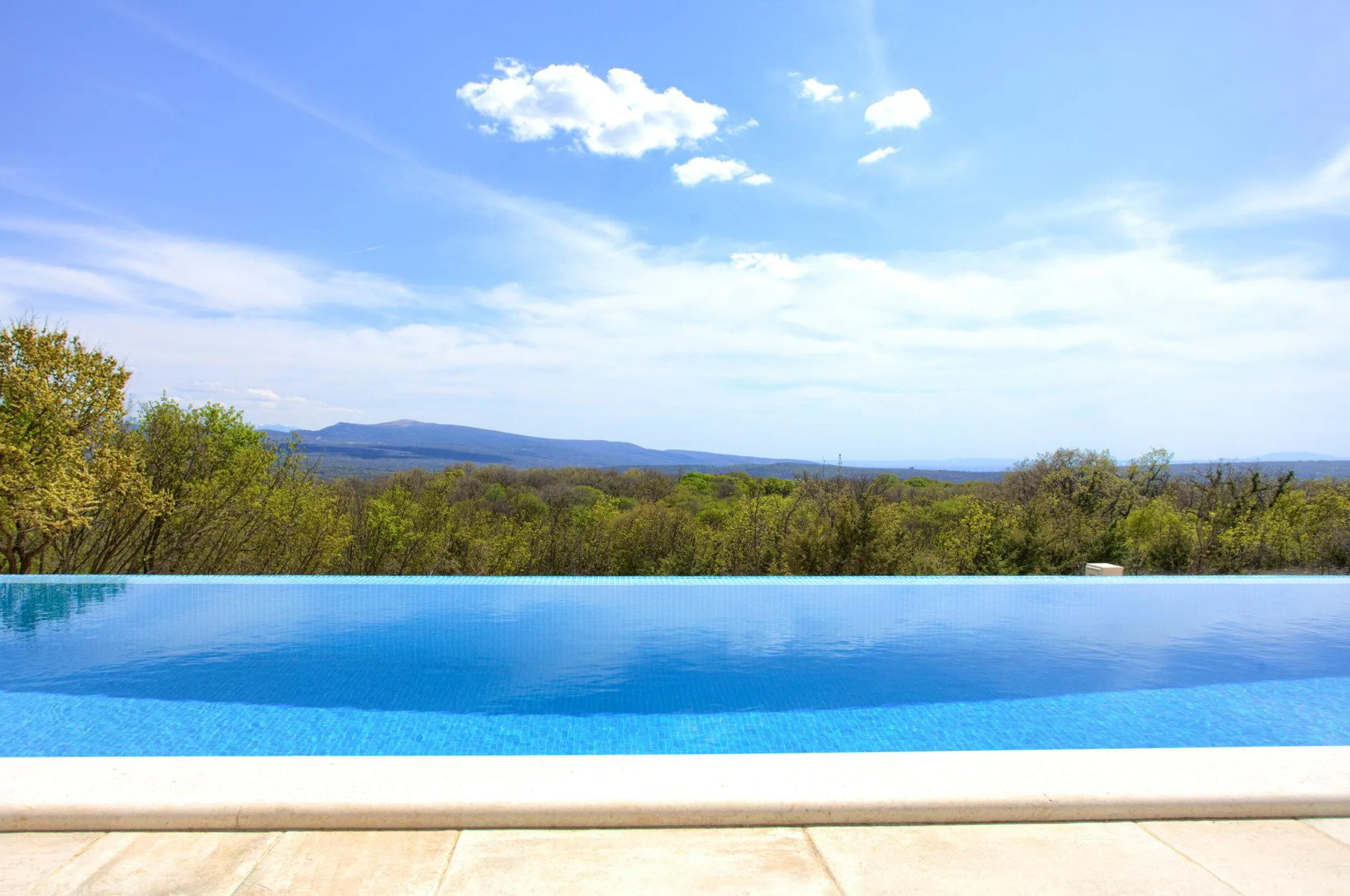 Light-filled Villa Haven with Infinity Pool on Krk Island — photograph 7