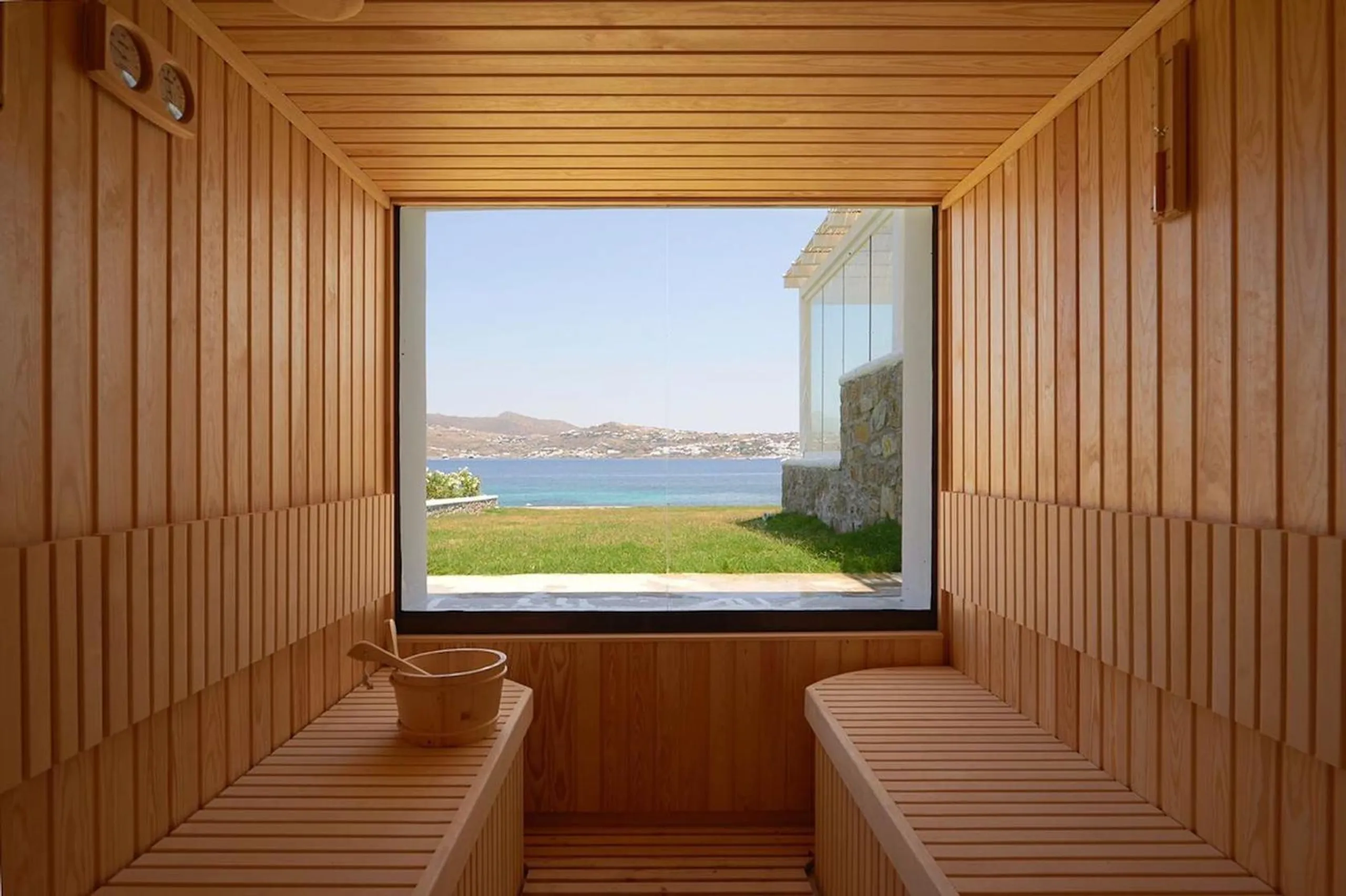 Swanky Mykonos Villa with Walks to Beach — photograph 11