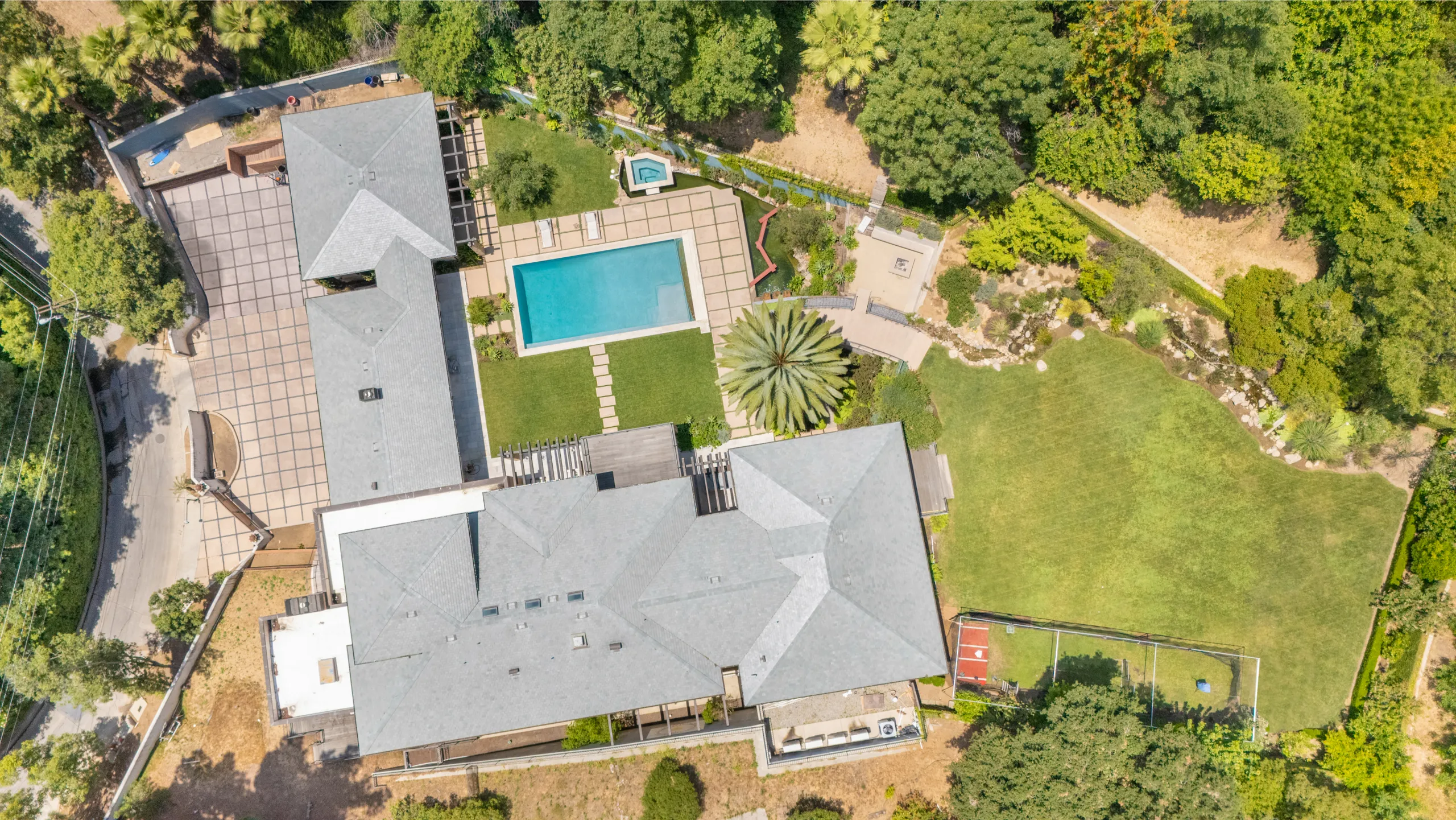 Stunning 8 BR Villa with Invigorating Pool — photograph 7