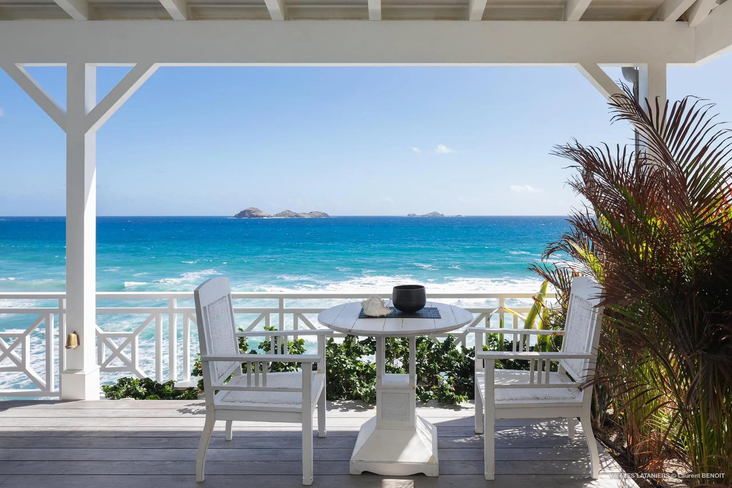 Opulent Paradise Villa with Private Pool and Walks to Beach — photograph 4