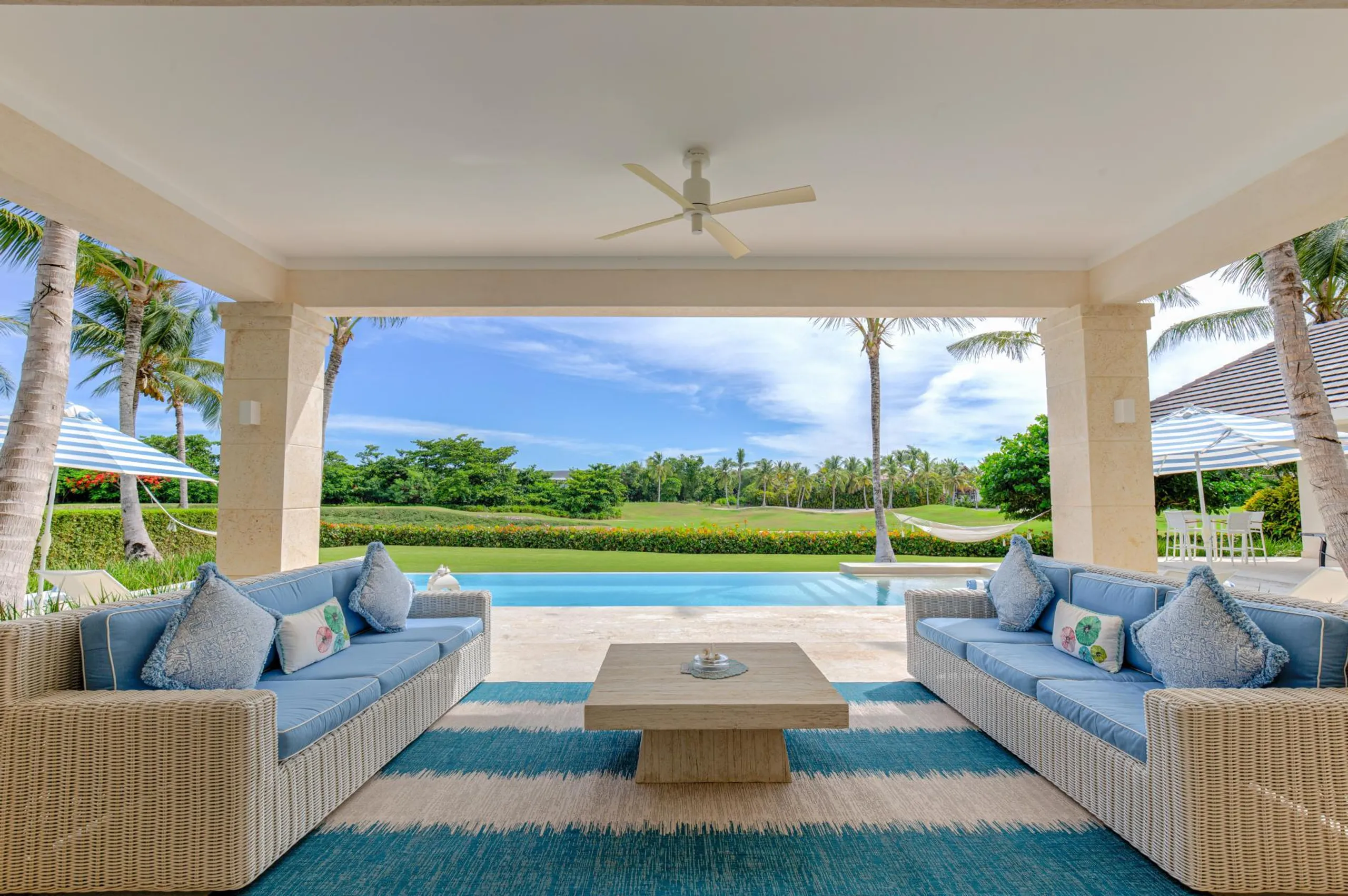 Resplendent Five Bedroom Villa with Privaate Pool and Scenic Views — photograph 5