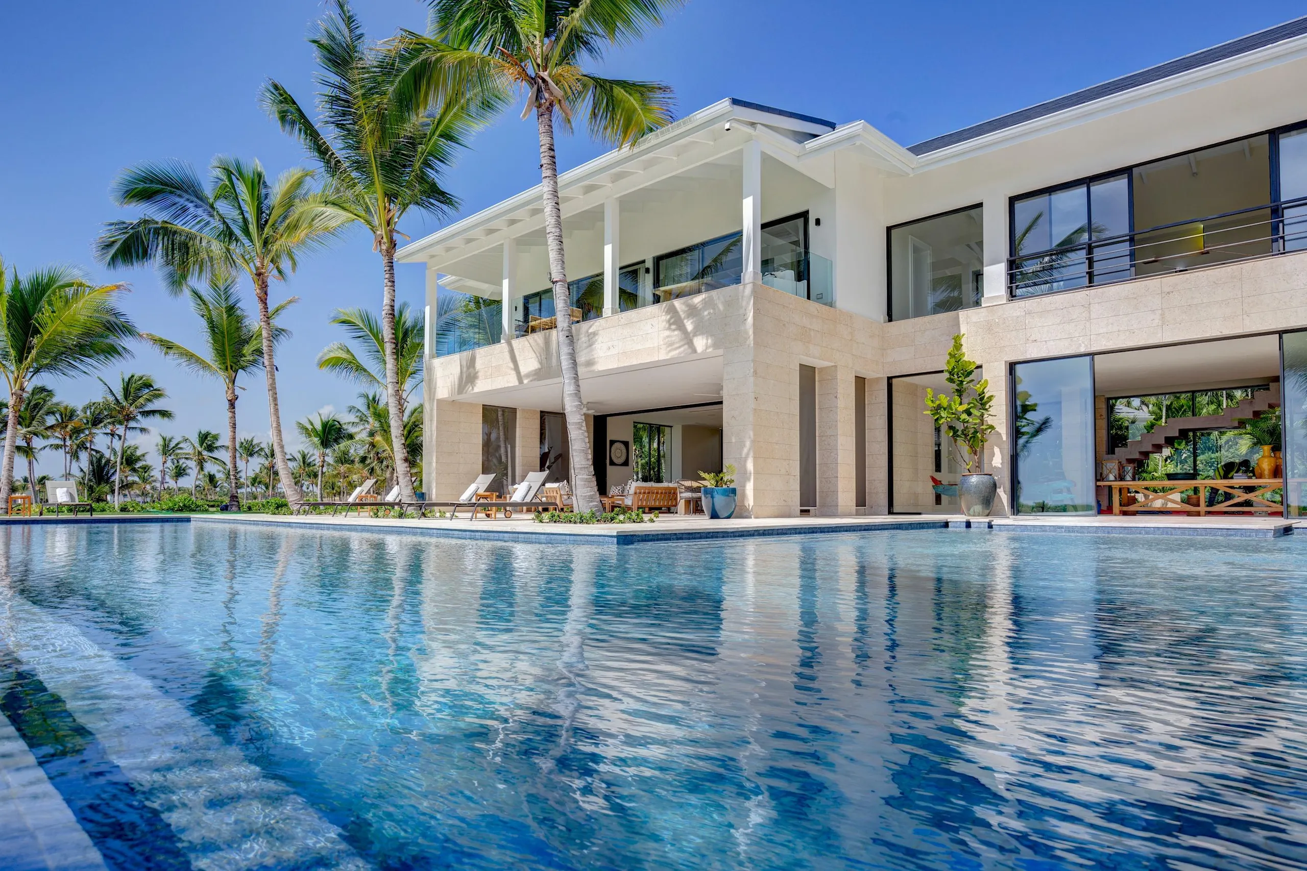 Exclusive Golf Front Villa with Private Pool, with Ocean View Near Casa Club Puntacana — photograph 3