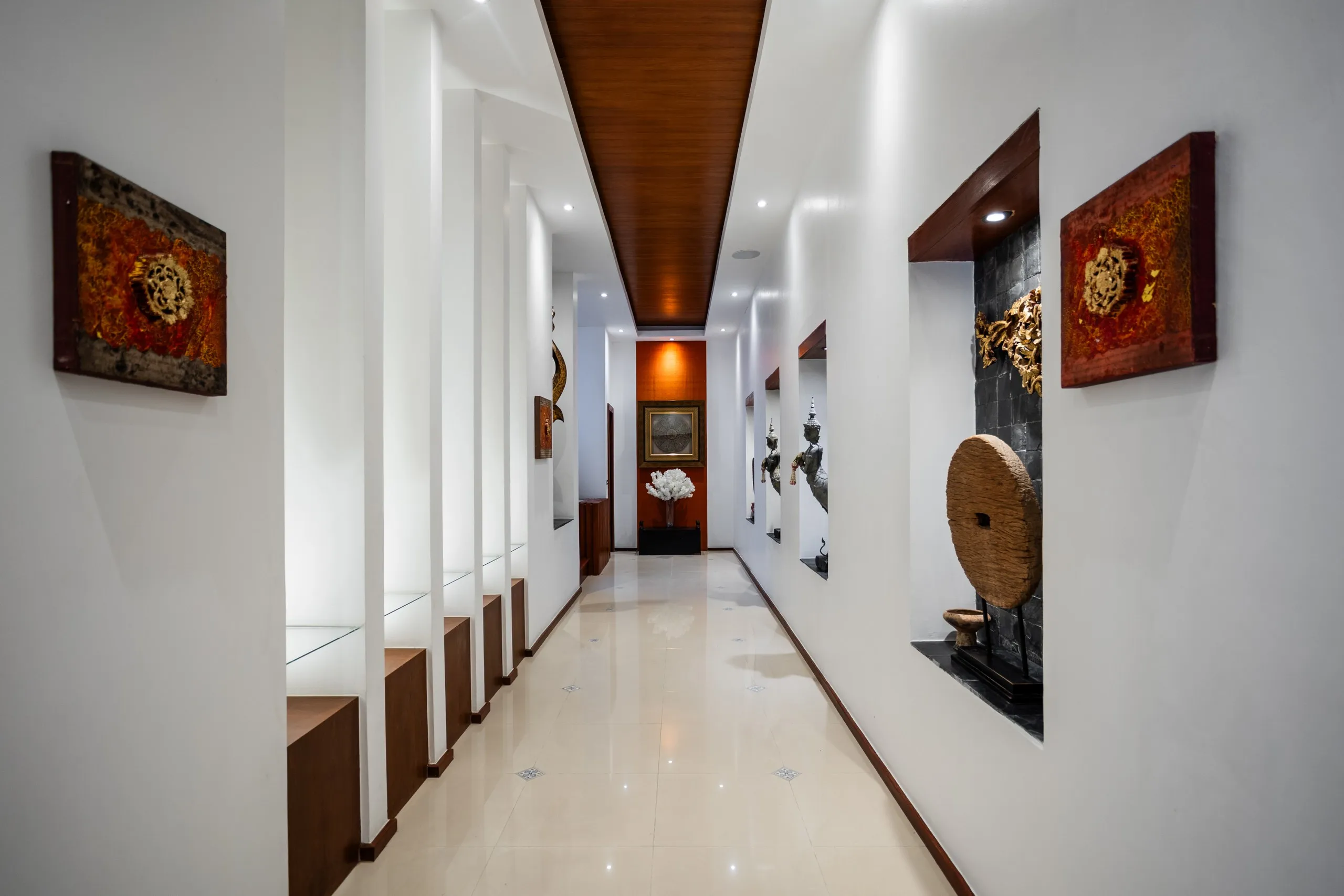 Phenomenal Hilltop Villa with Infinity Pool and Overlooking Andaman Sea Waters — photograph 12