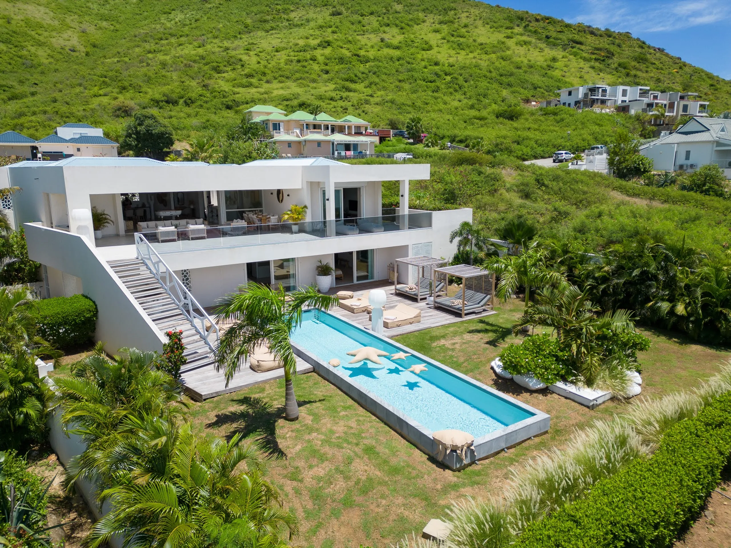 Deluxe Paradise in Cul De Sac with Private Pool and Panoramic Views of Pinel Island — photograph 2