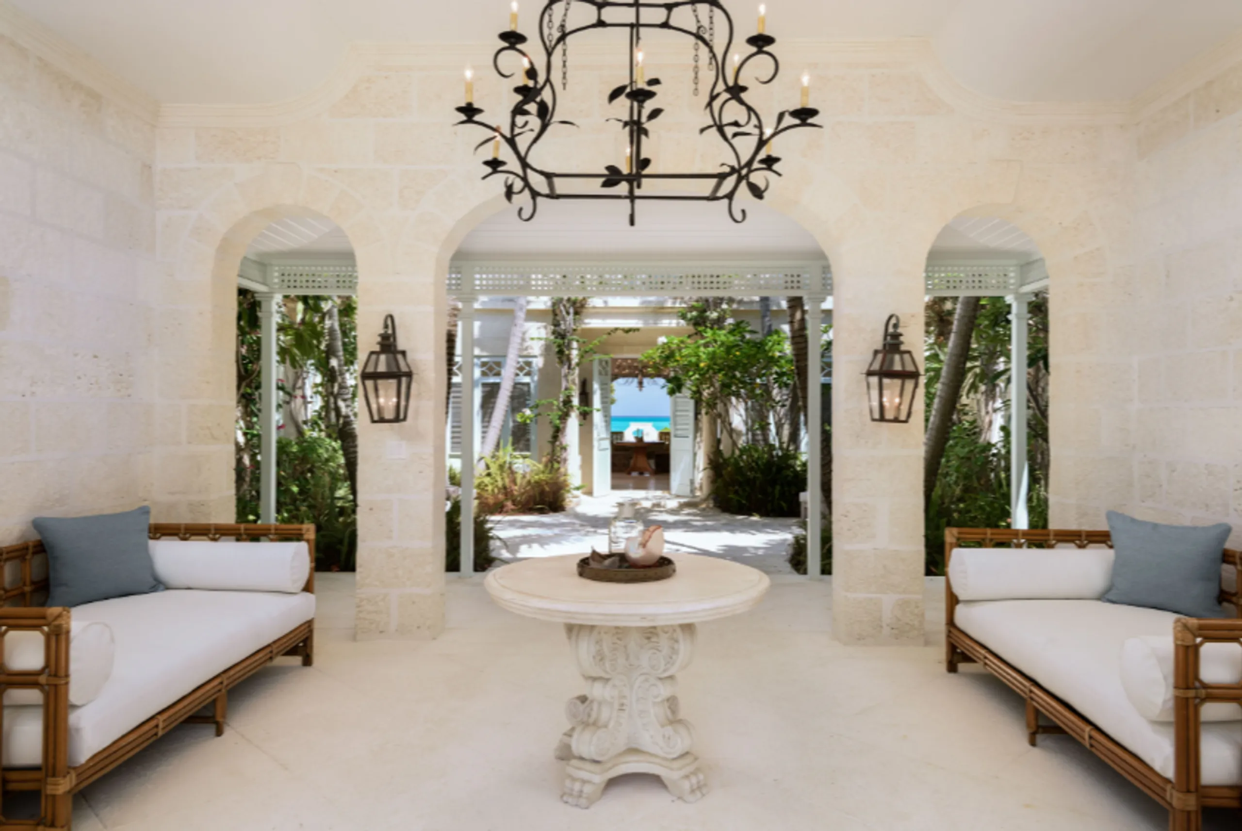 Ocean Front Grand Luxury Oasis with Private Pool and Ocean Views — photograph 9