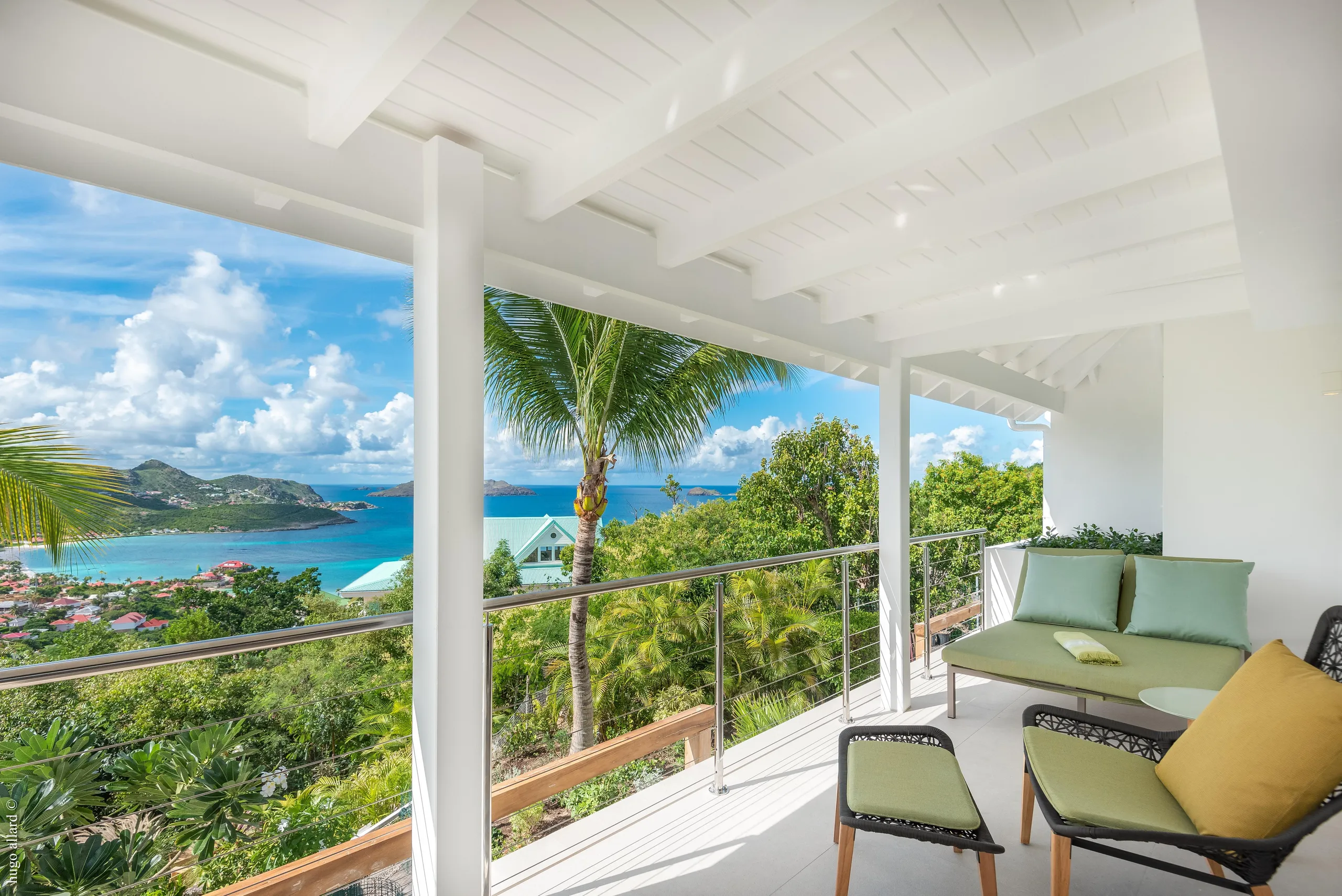 Palatial Seaview Villa with Private Pool and Backyard Grill — photograph 3