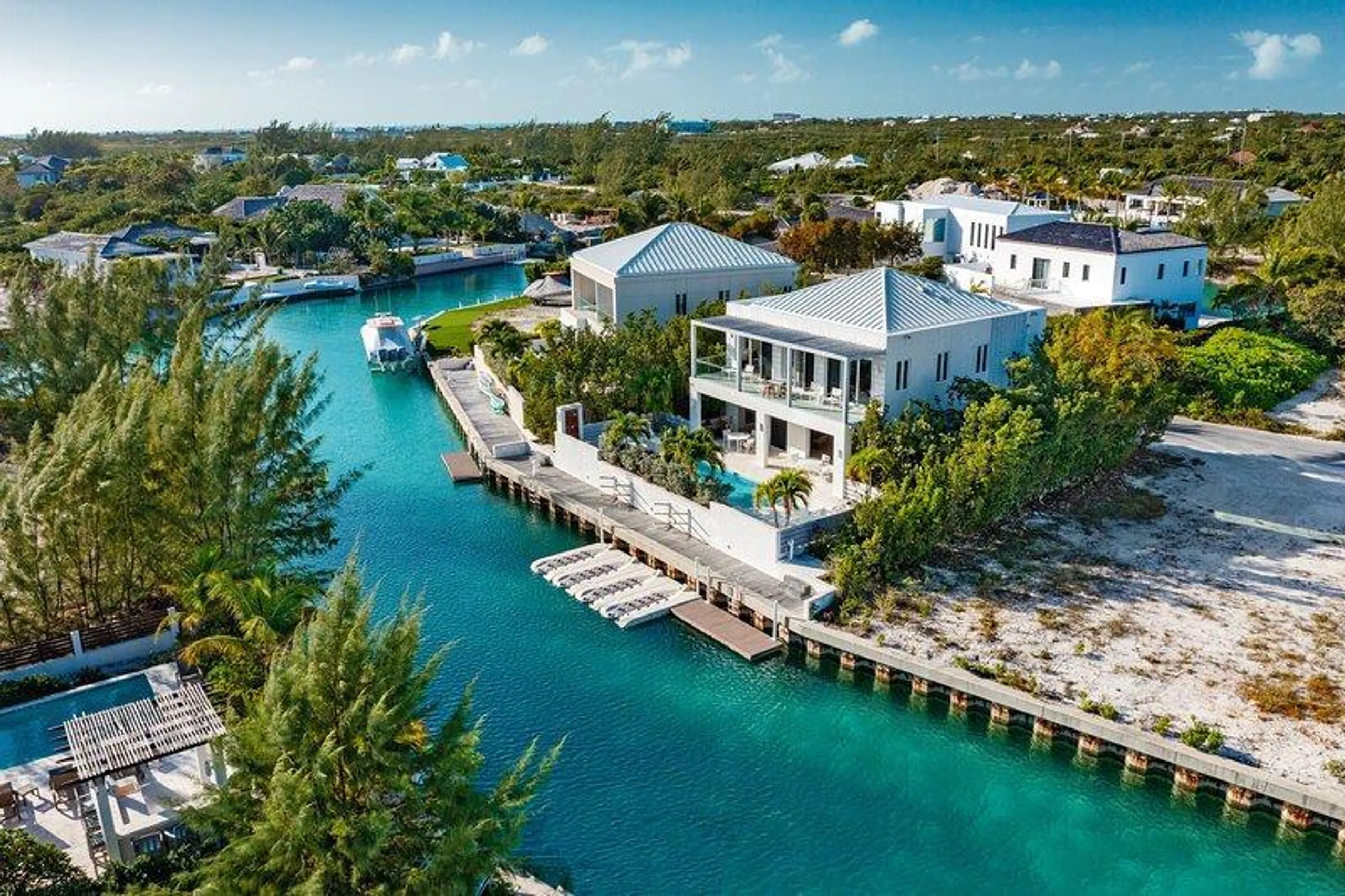 Modern Contemporary Canal Villa With Private Pool, Leeward Settlement