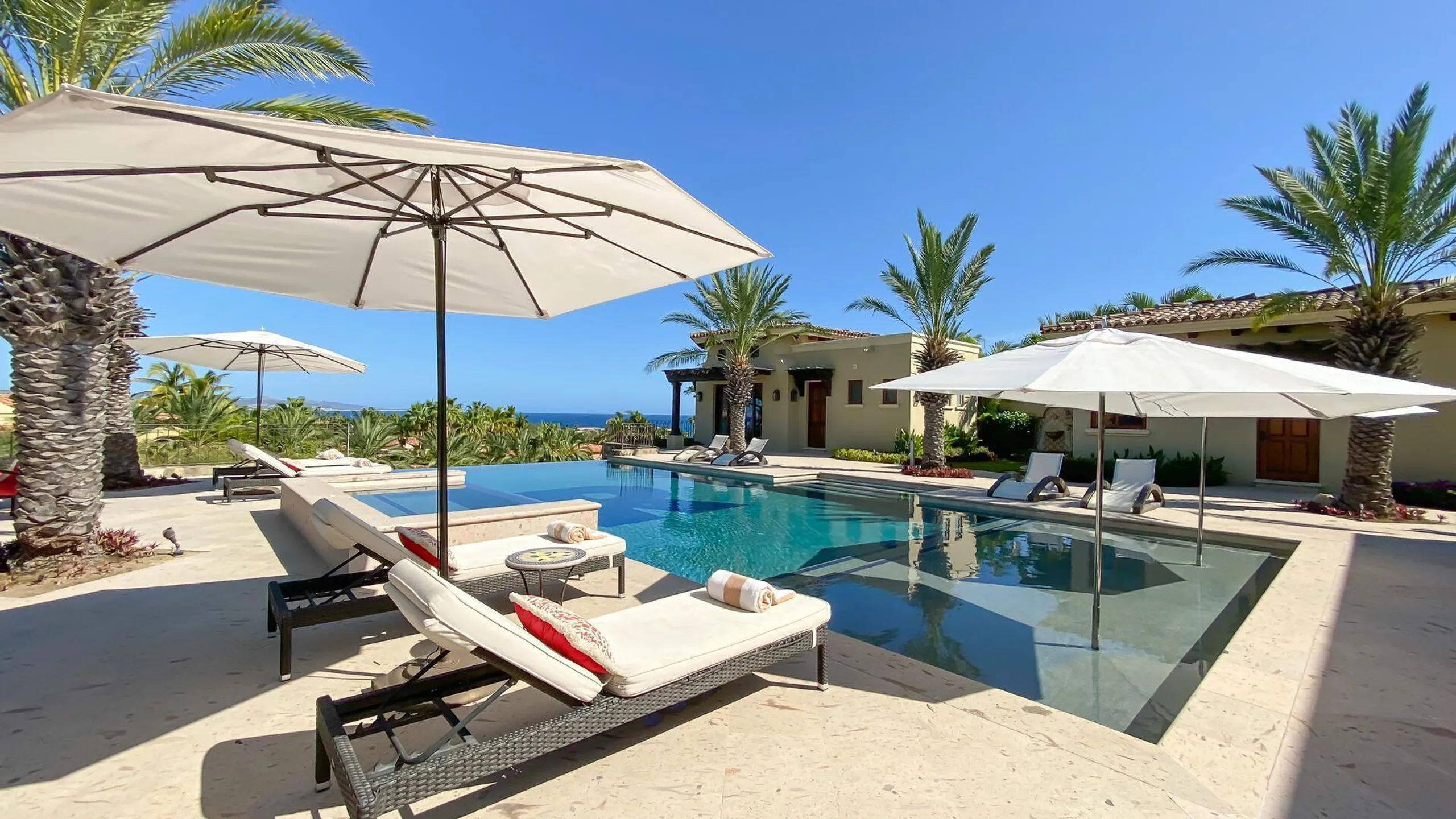 Spectacular Seaside Escape with Infinity Pool and Ocean Views, Cabo San Lucas
