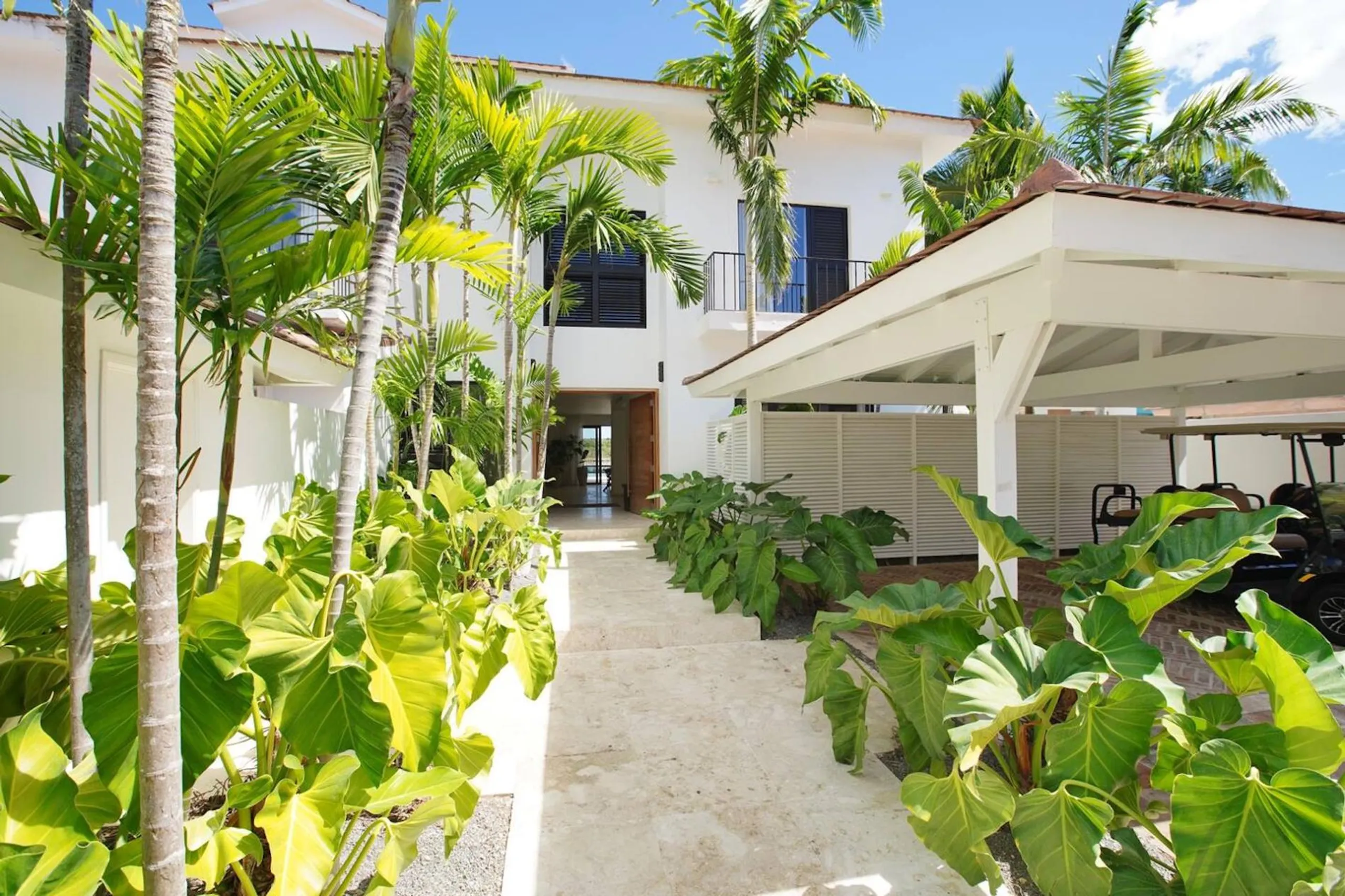 Elegant Chavón River Villa with Ocean Views, Pool & Full Staff — photograph 5