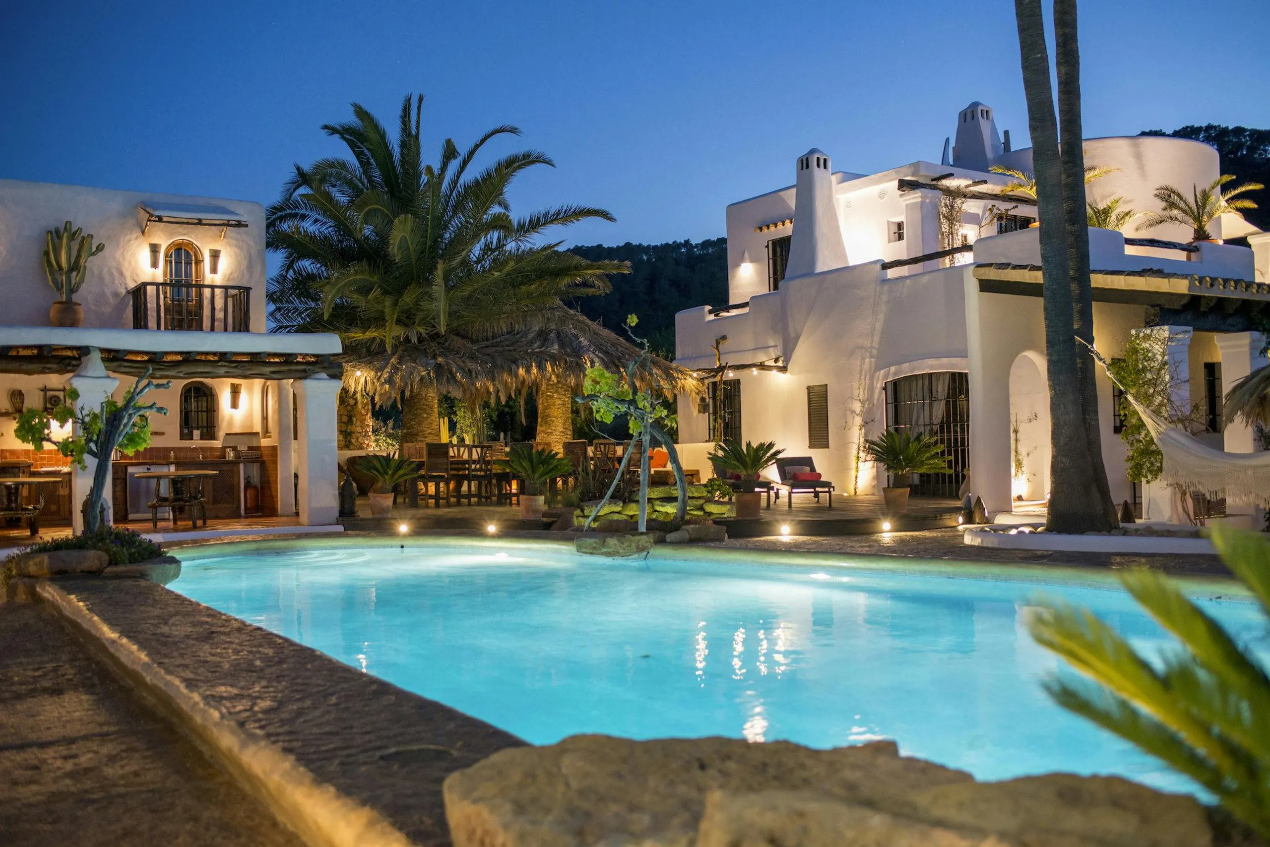 Contemporary Paradise Retreat in Ibiza with Private Pool and Soccer Field — photograph 6