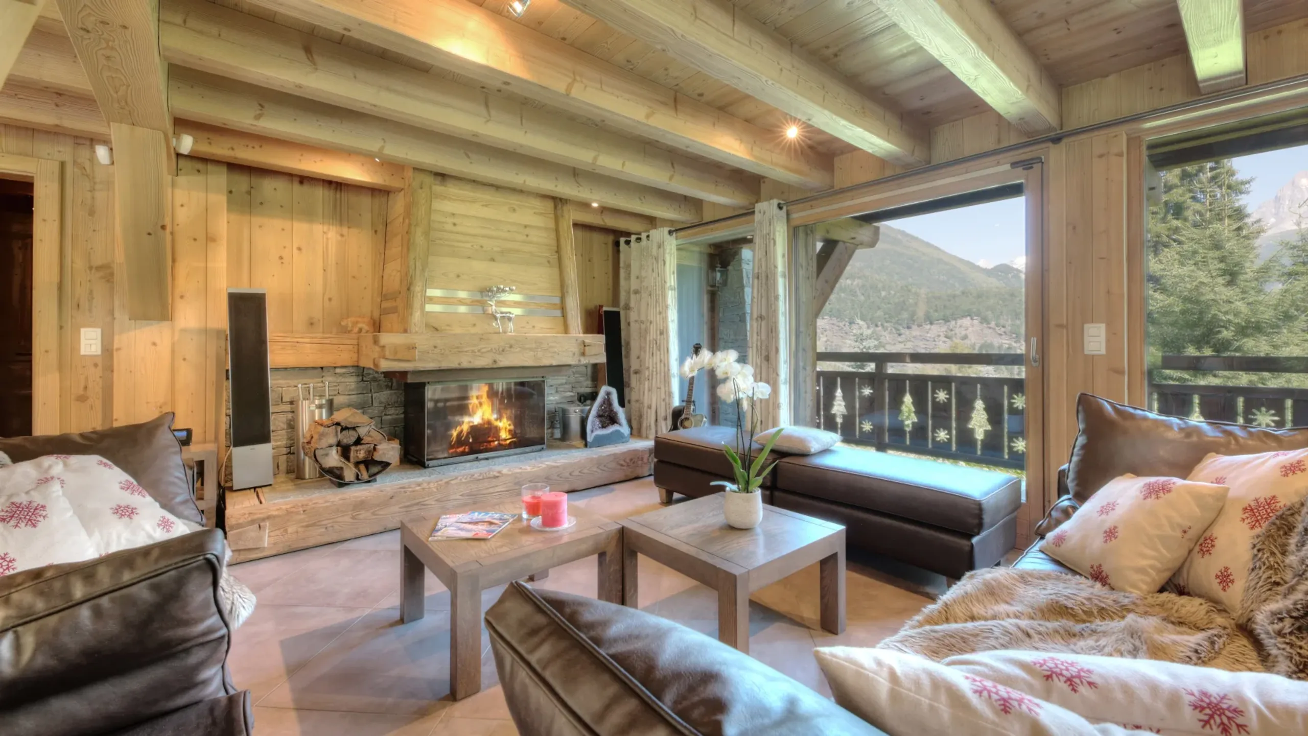 Ultimate Ski Chalet with Open-Plan Living, Sauna & Mountain Views — photograph 9