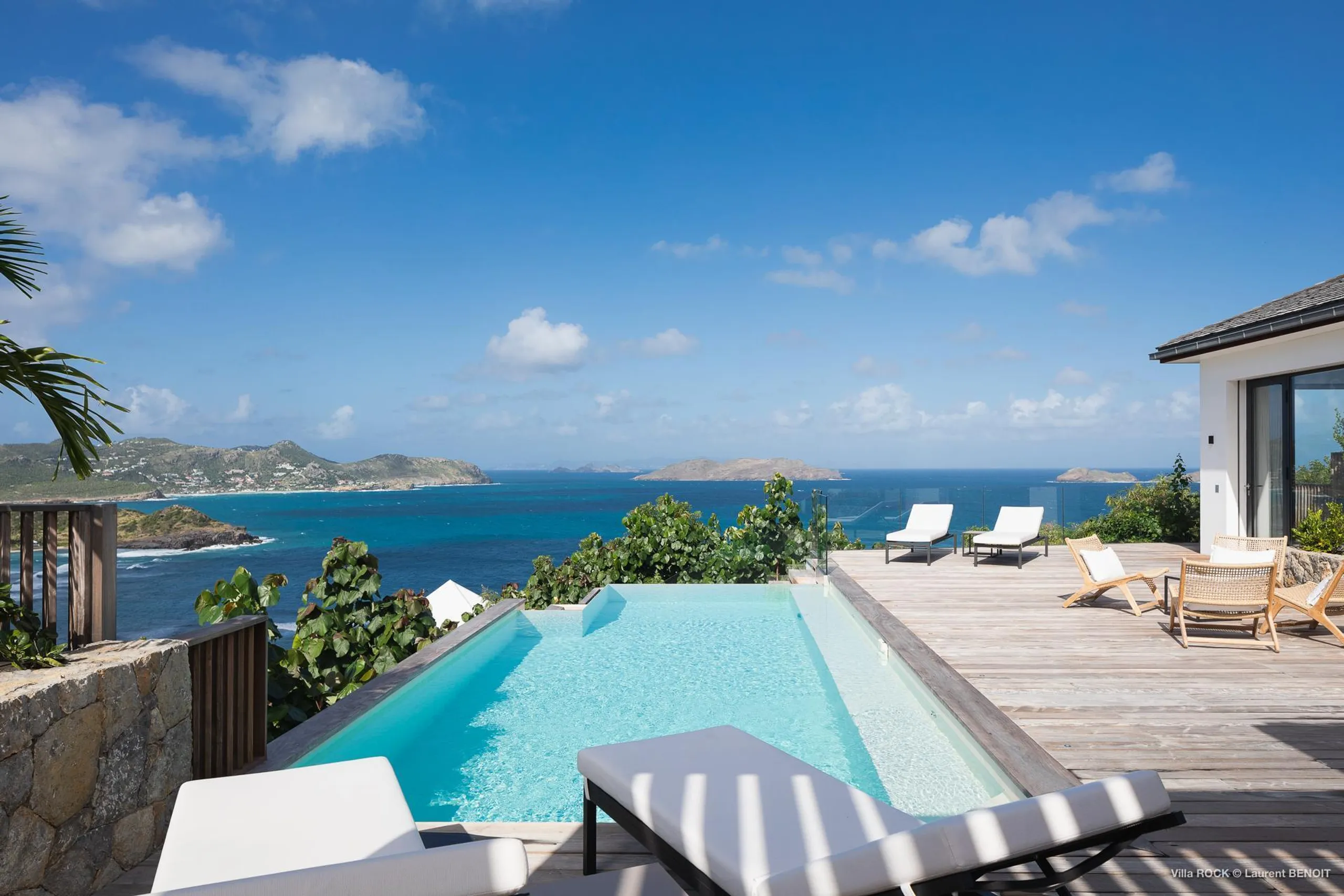 Majestic Camaruche Villa with Infinity Pool and Ocean Views — photograph 4