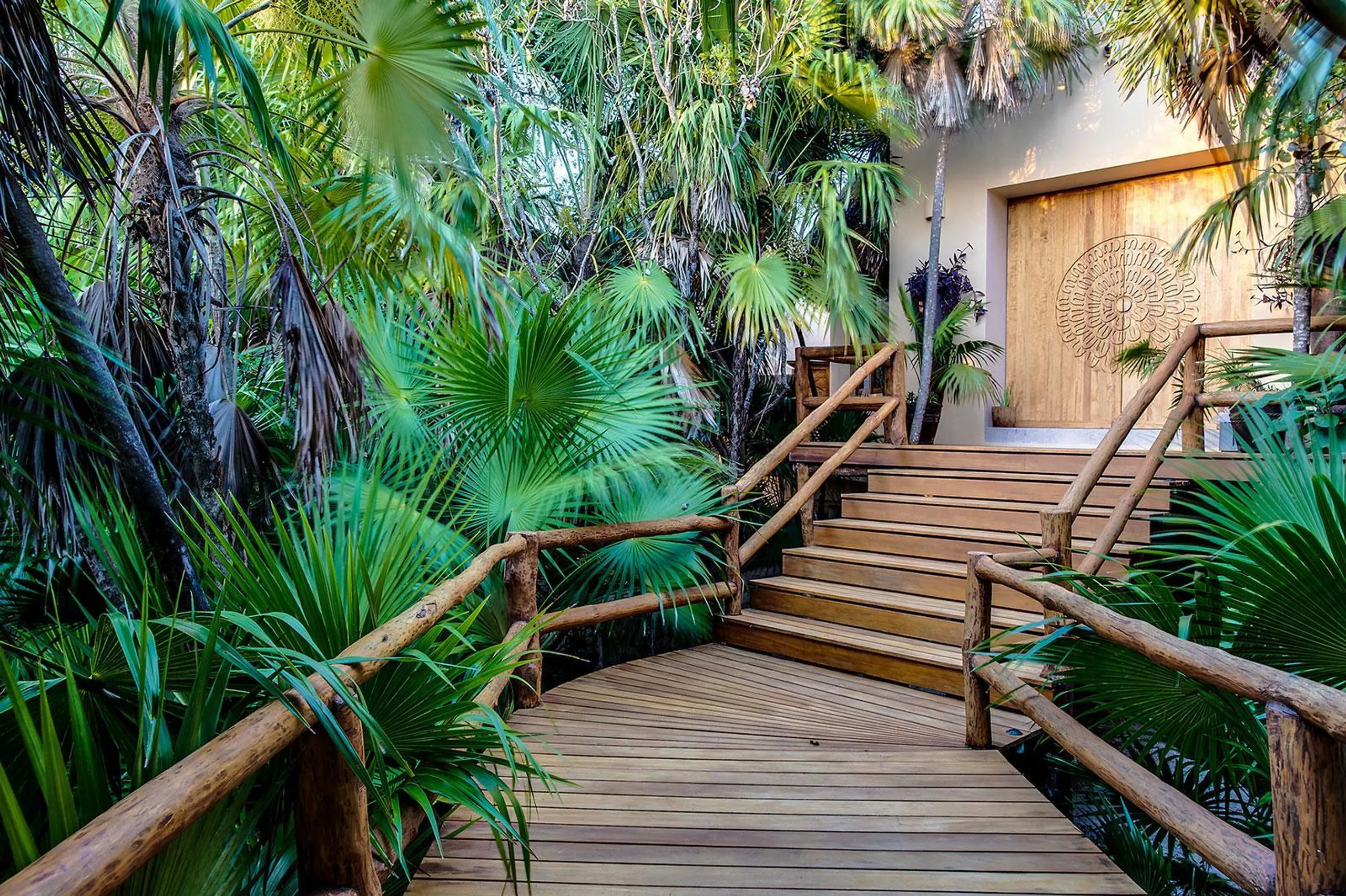 Contemporary Mayan Luxury with Private Pool and 100 Meters of Private Beachfront — photograph 3