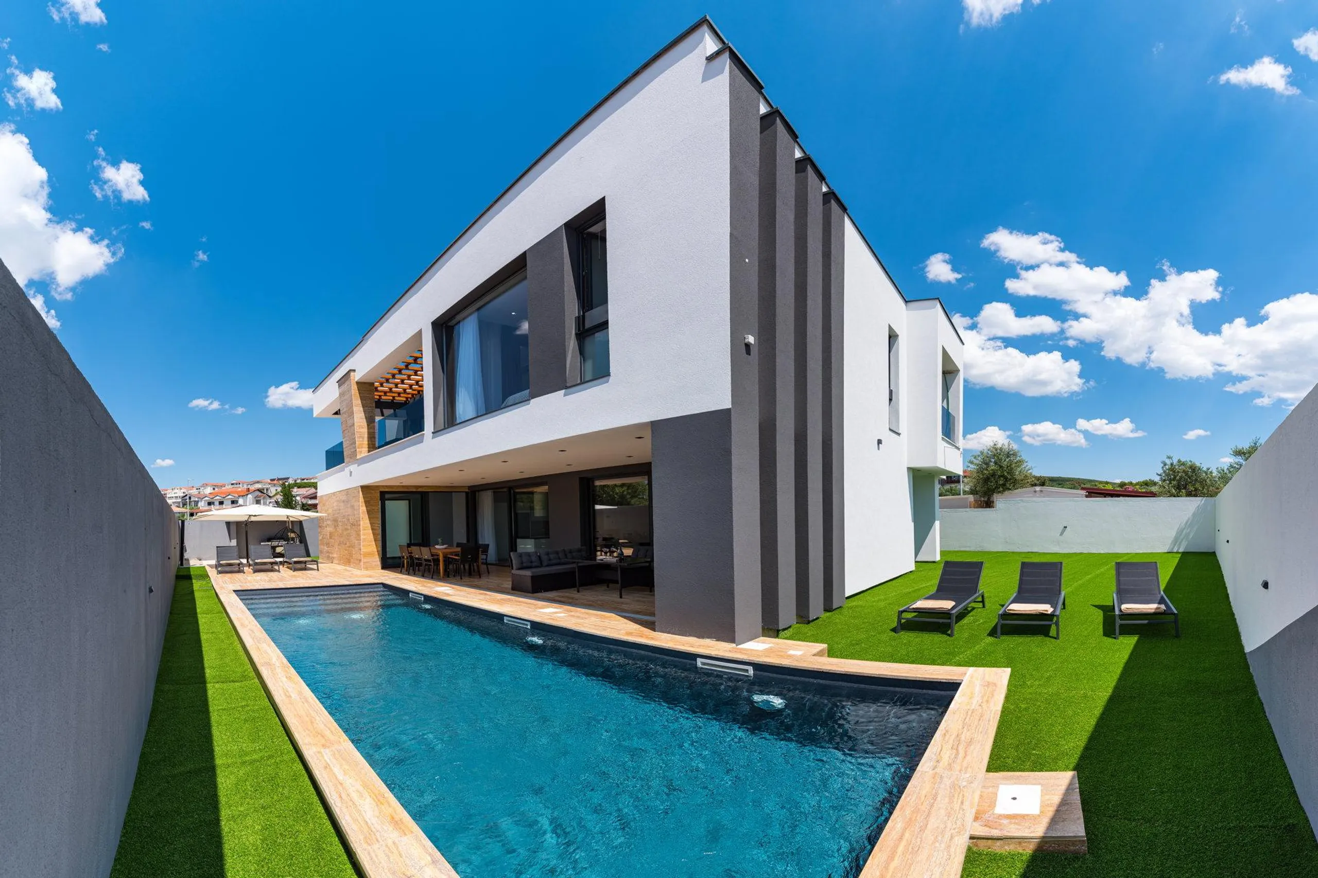 Breathtakingly Beautiful Villa with Dual Pools and Spectacular Views — photograph 6