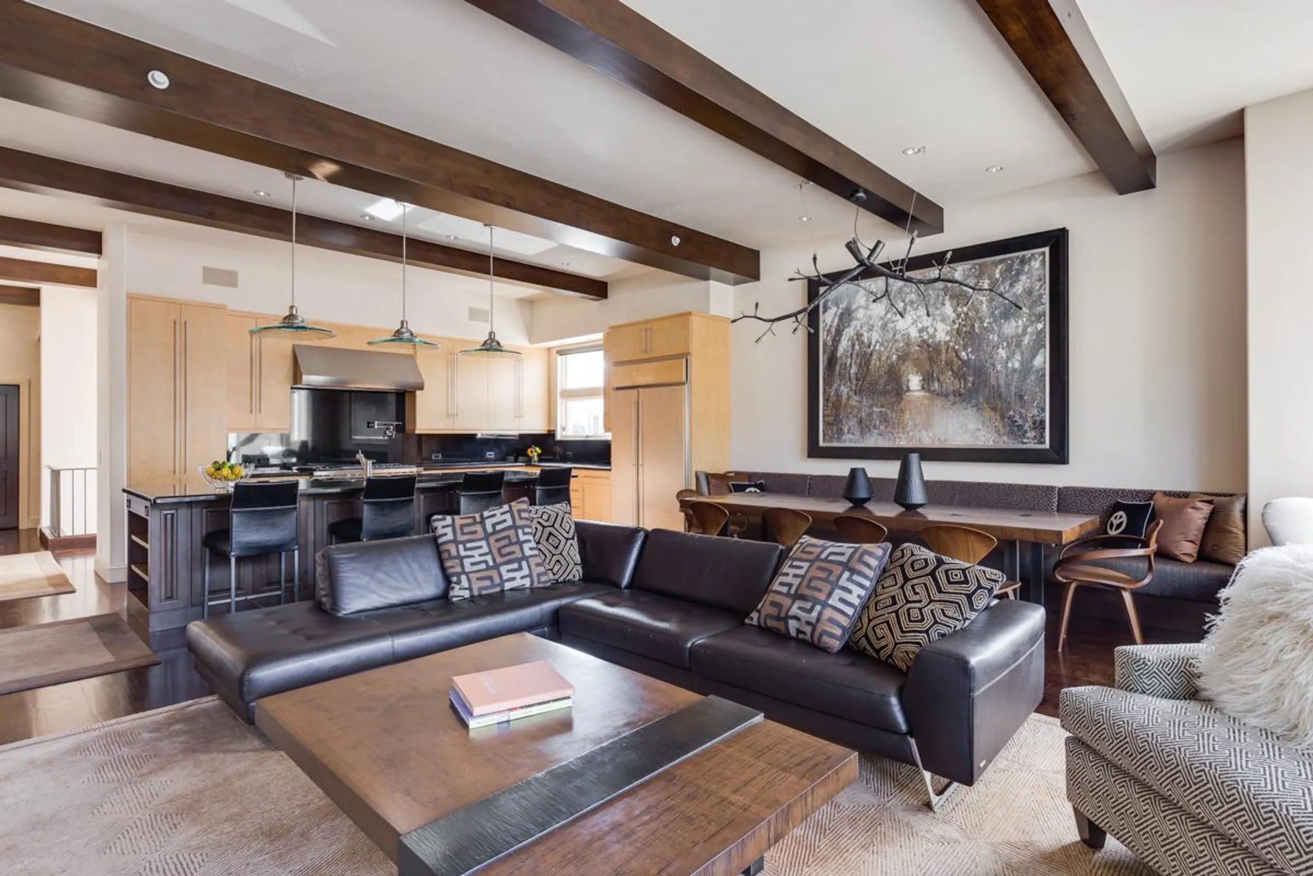 Contemporary Ketchum Condo with Fireplace and Mountain Views — photograph 7