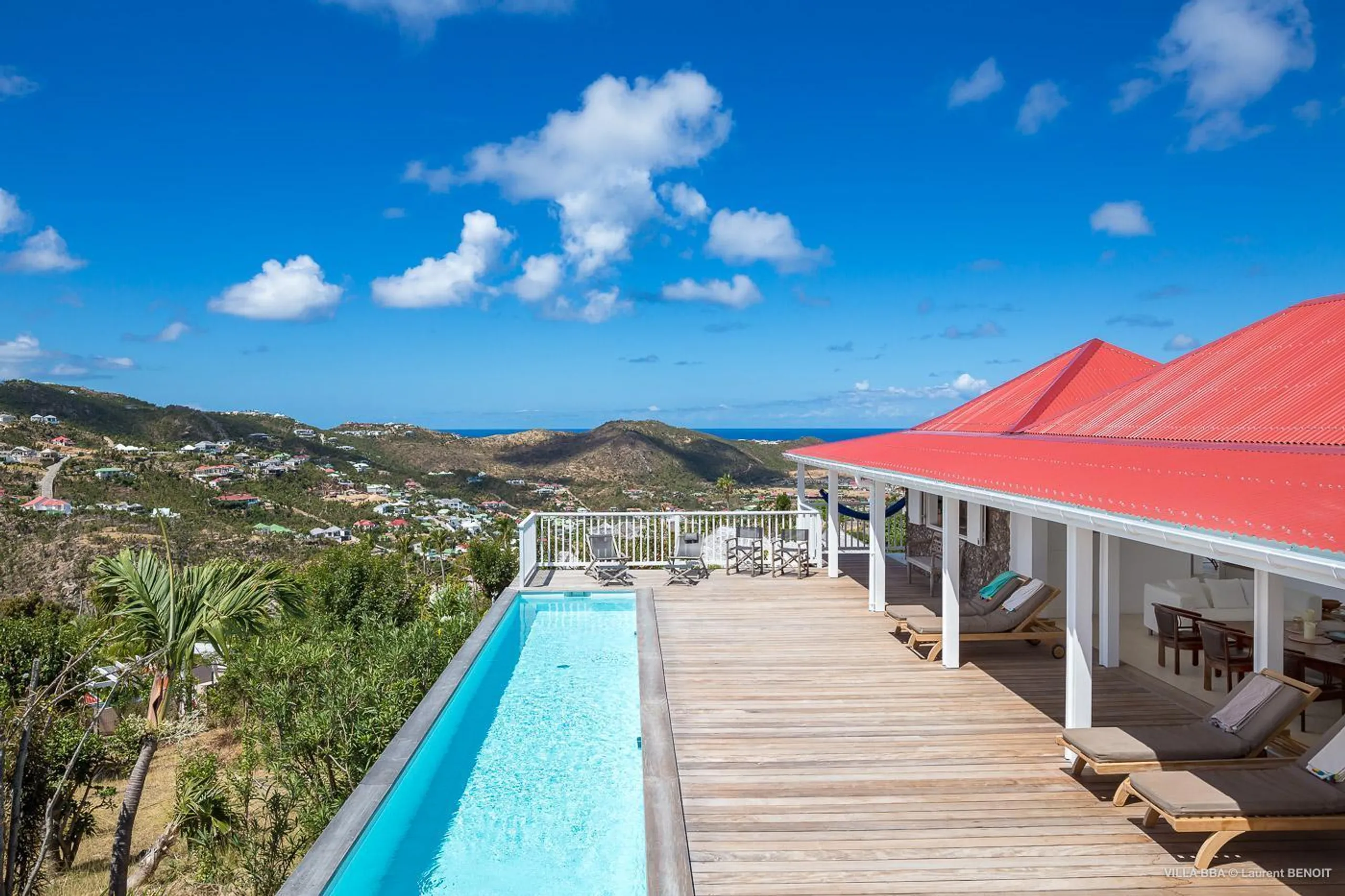 Palatial Paradise Estate with Private Pool and Ocean Views — photograph 2