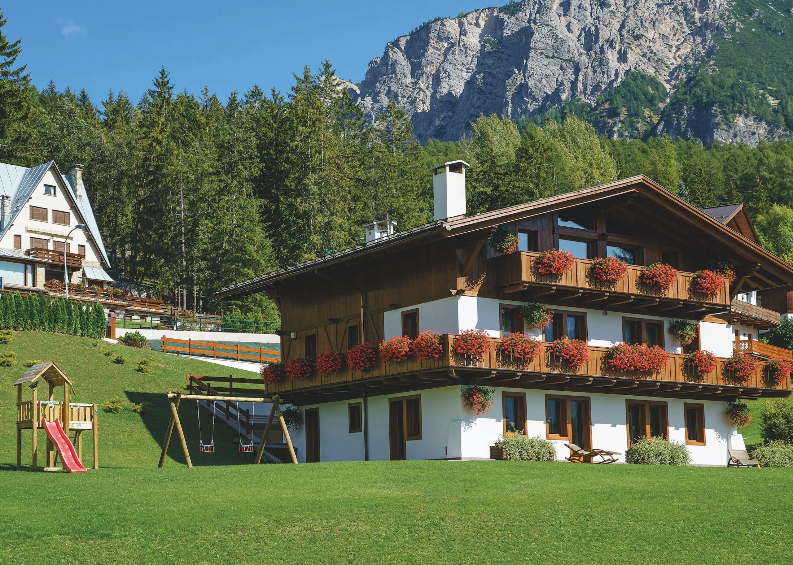 Elegant Italian Alps Chalet with Indoor Pool and Stunning Mountain Views, Belluno