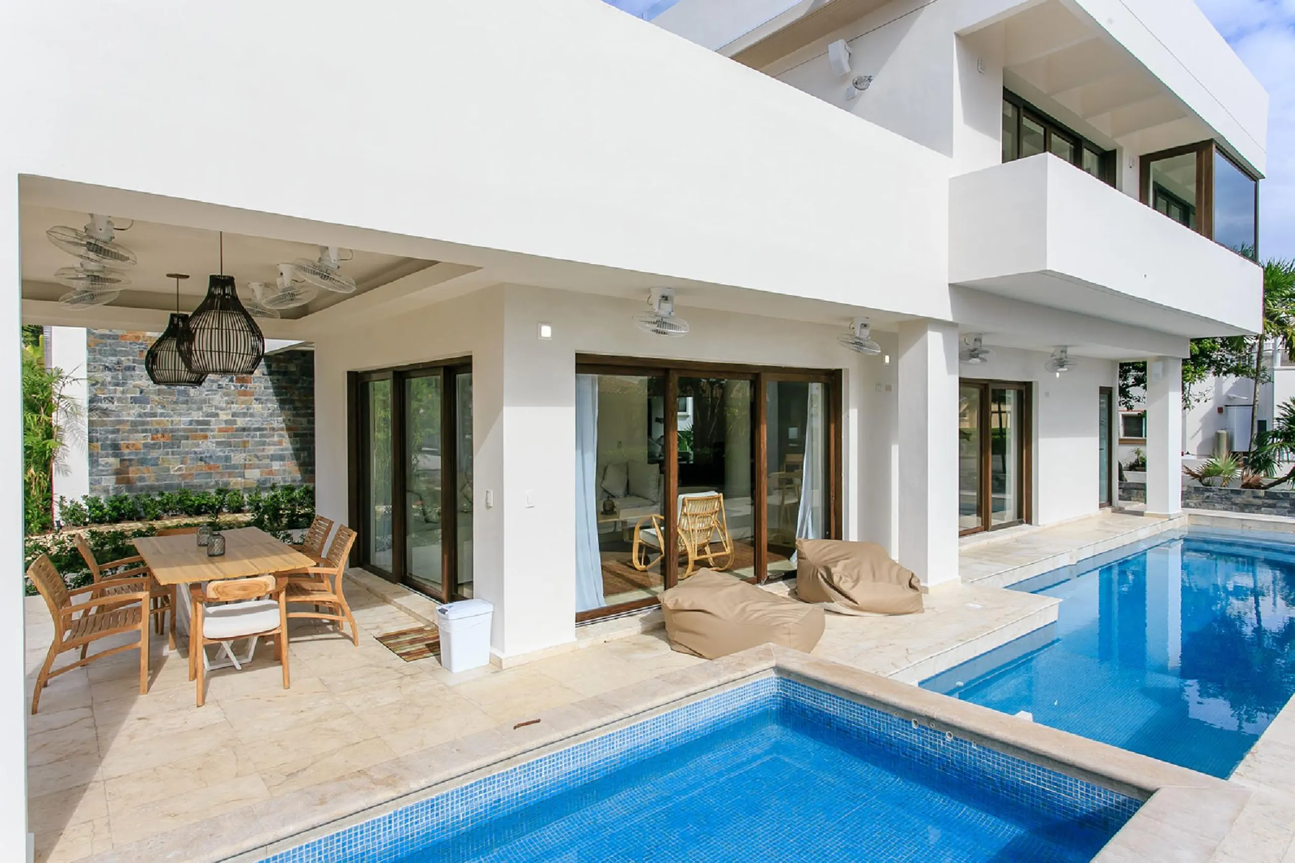Modern Playa del Carmen Villa  with Private Pool and Hot Tub with Ocean Views — photograph 2
