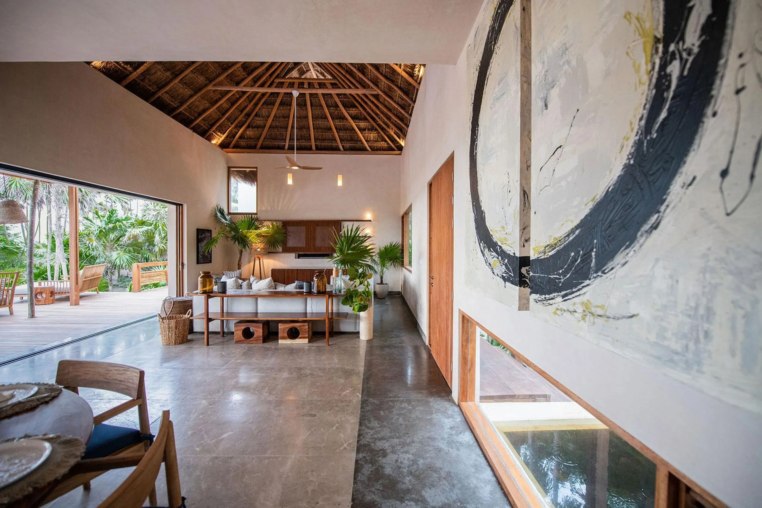 Unforgettable Beach Front Eco-Luxe Retreat with Private Pool and Ocean Views — photograph 3