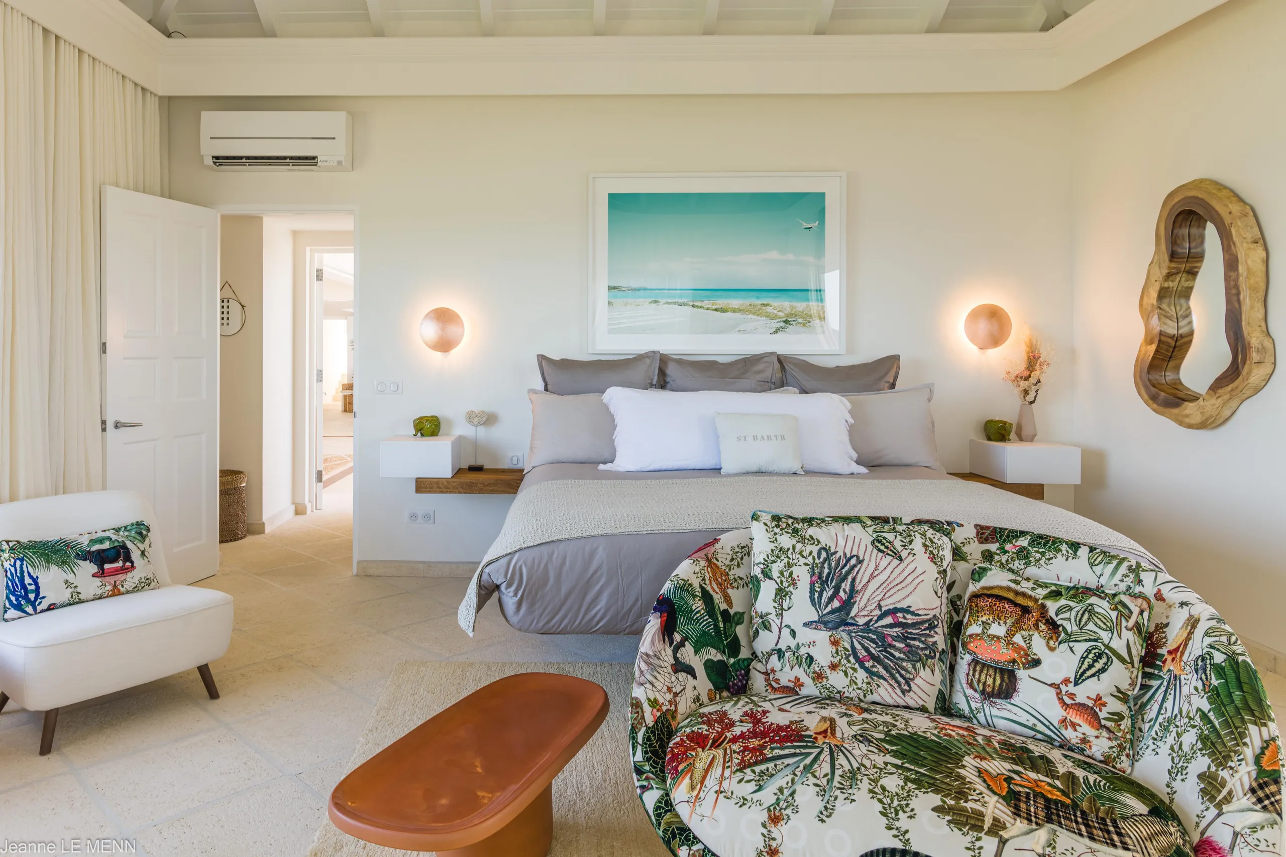 Elegant Seaview Villa with Infinity Pool and Walks to Beach — photograph 9