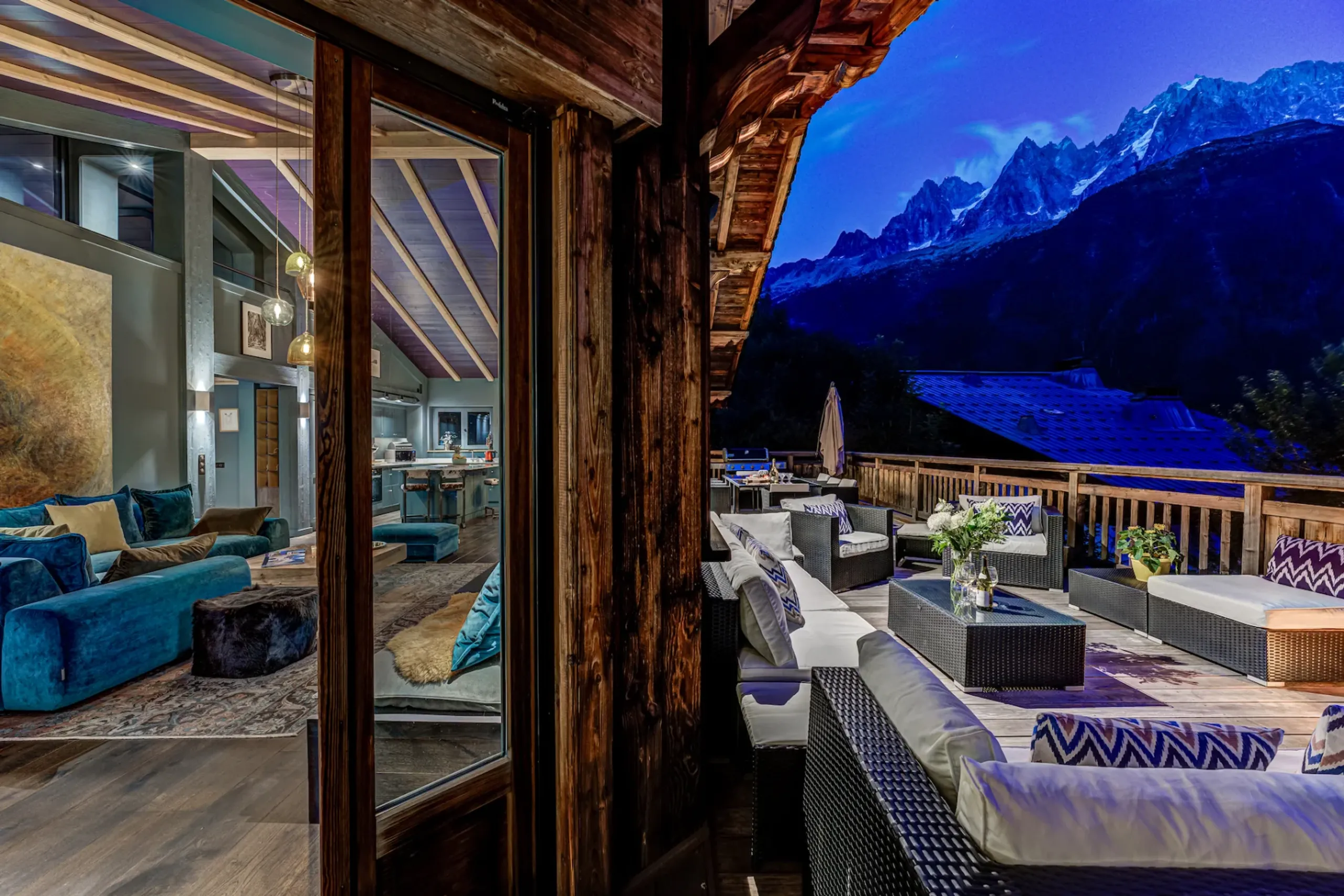 Alluring 5-Bedroom Les Moussoux Chalet with Swim Spa, Sauna, and Unmatched Mont-Blanc Views — photograph 5