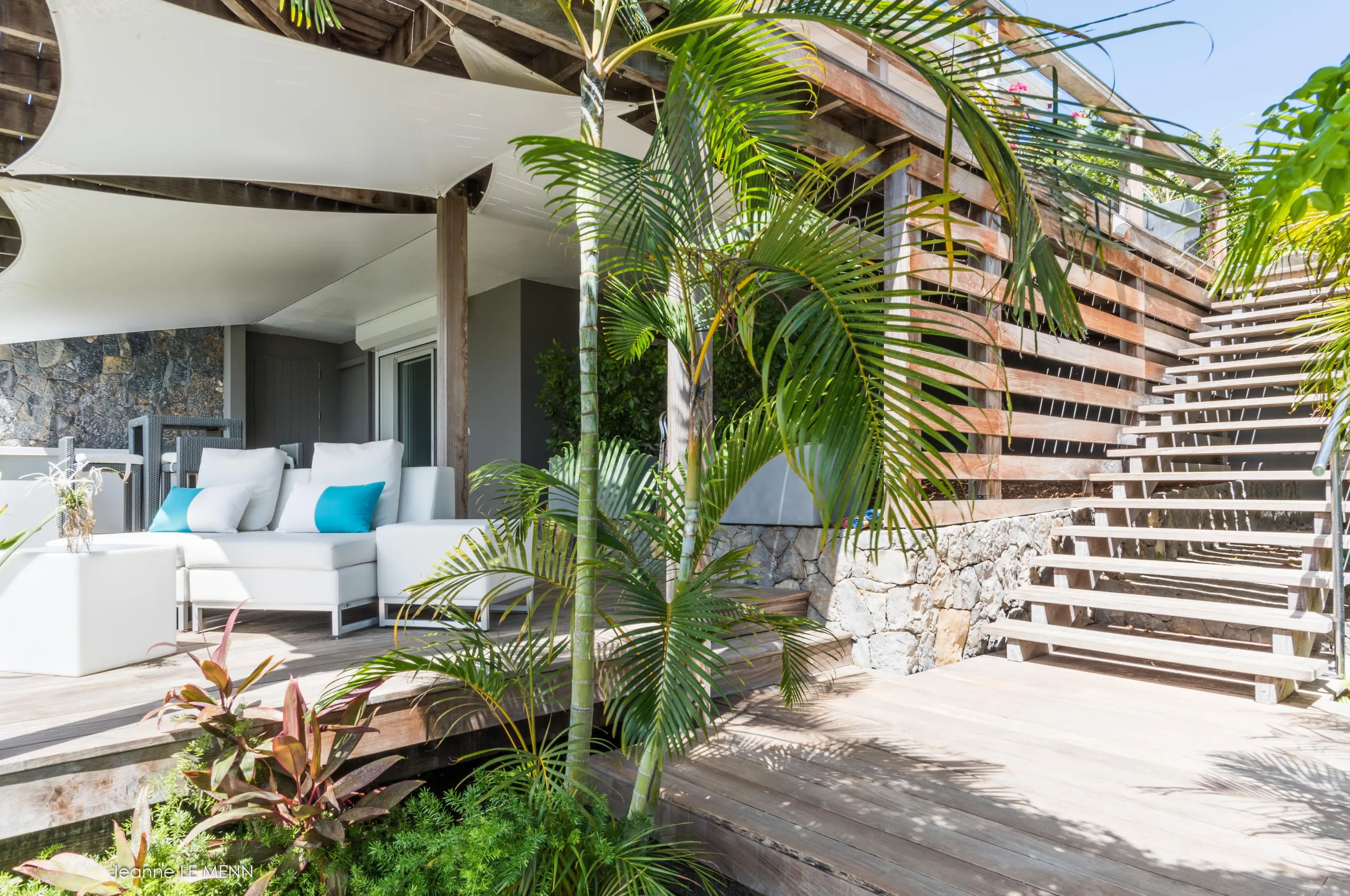 Lavish Oceanside Villa with Private Pool and Outdoor Grill — photograph 7