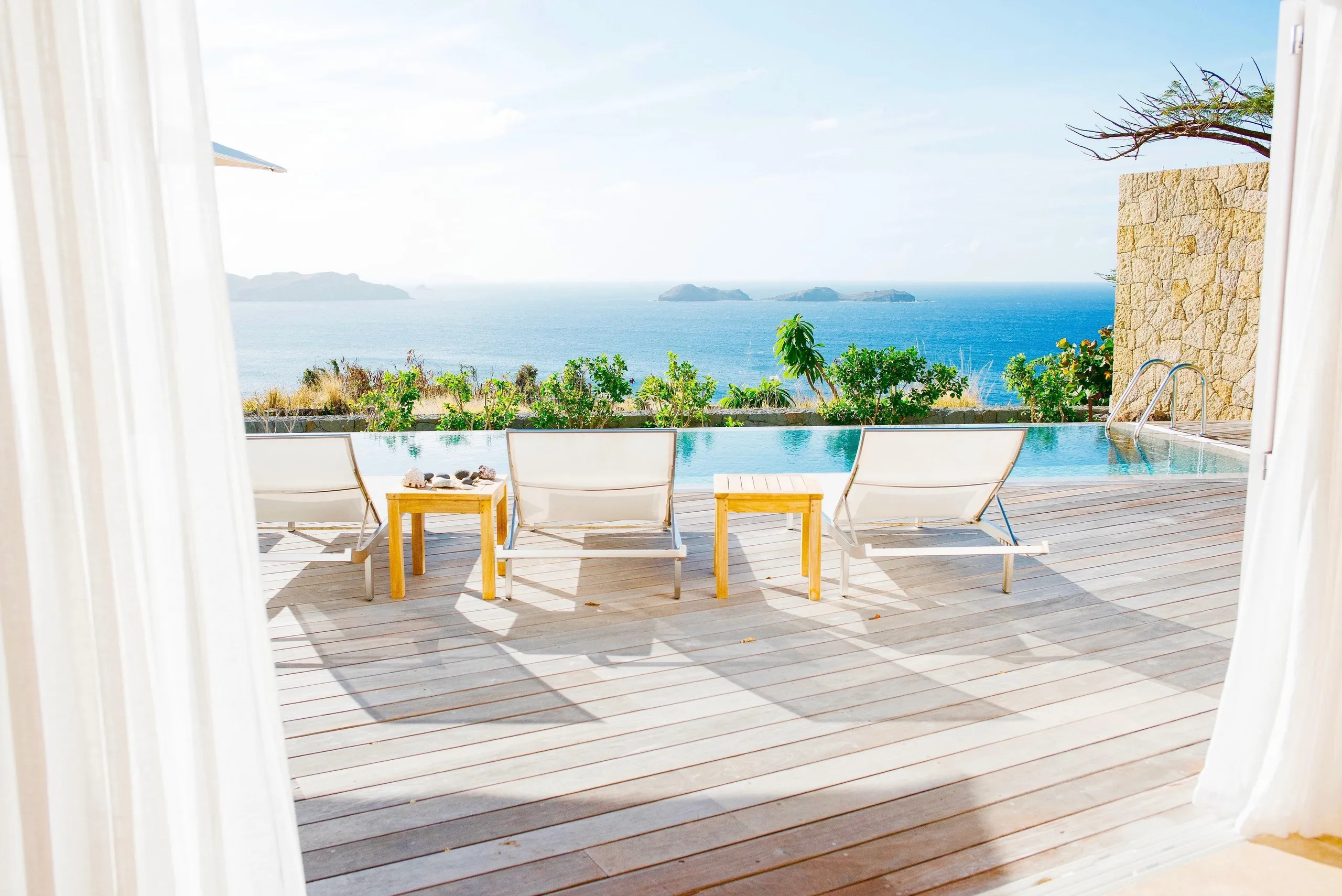 Exquisite Seaside Villa with Private Pool and Ocean Views — photograph 12