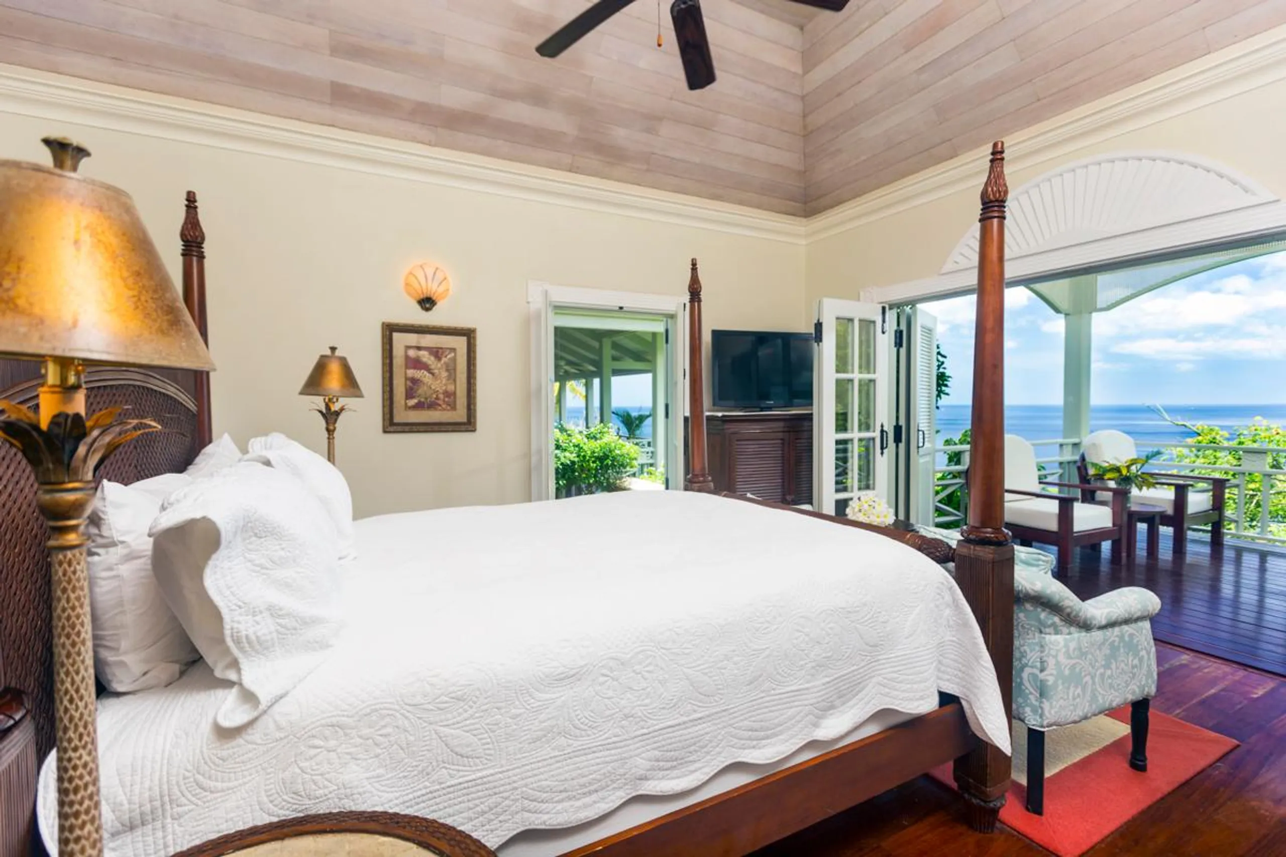 Majestic 5BR Villa with Private Pool and Incredible Views of Petit Piton — photograph 8