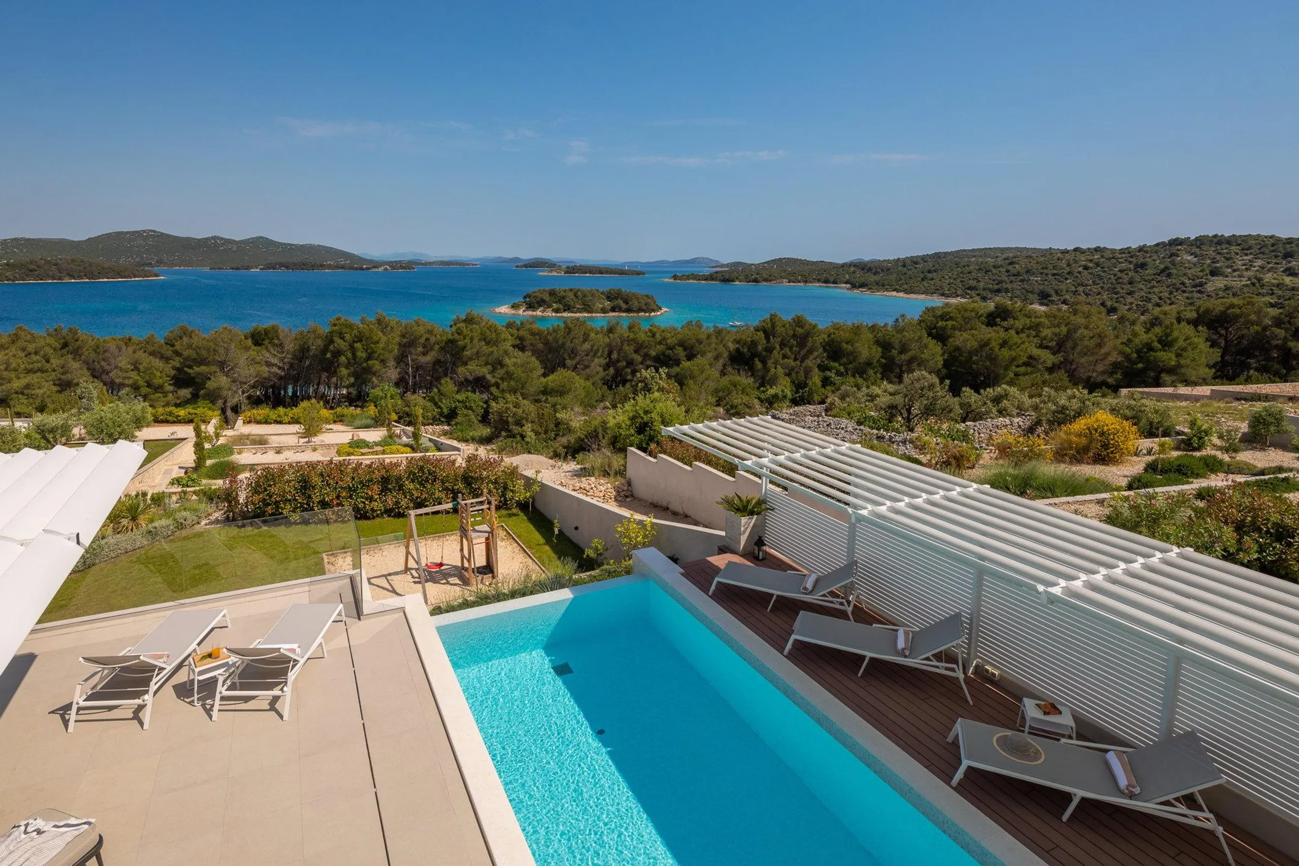 Deluxe Paradise Villa Complex with Private Pools and Breathtaking Sea Views — photograph 9
